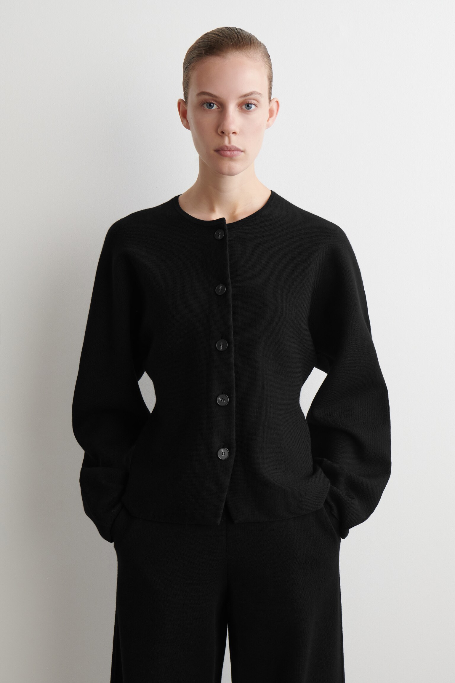 CARDIGAN SCULTOREO IN LANA - NERO