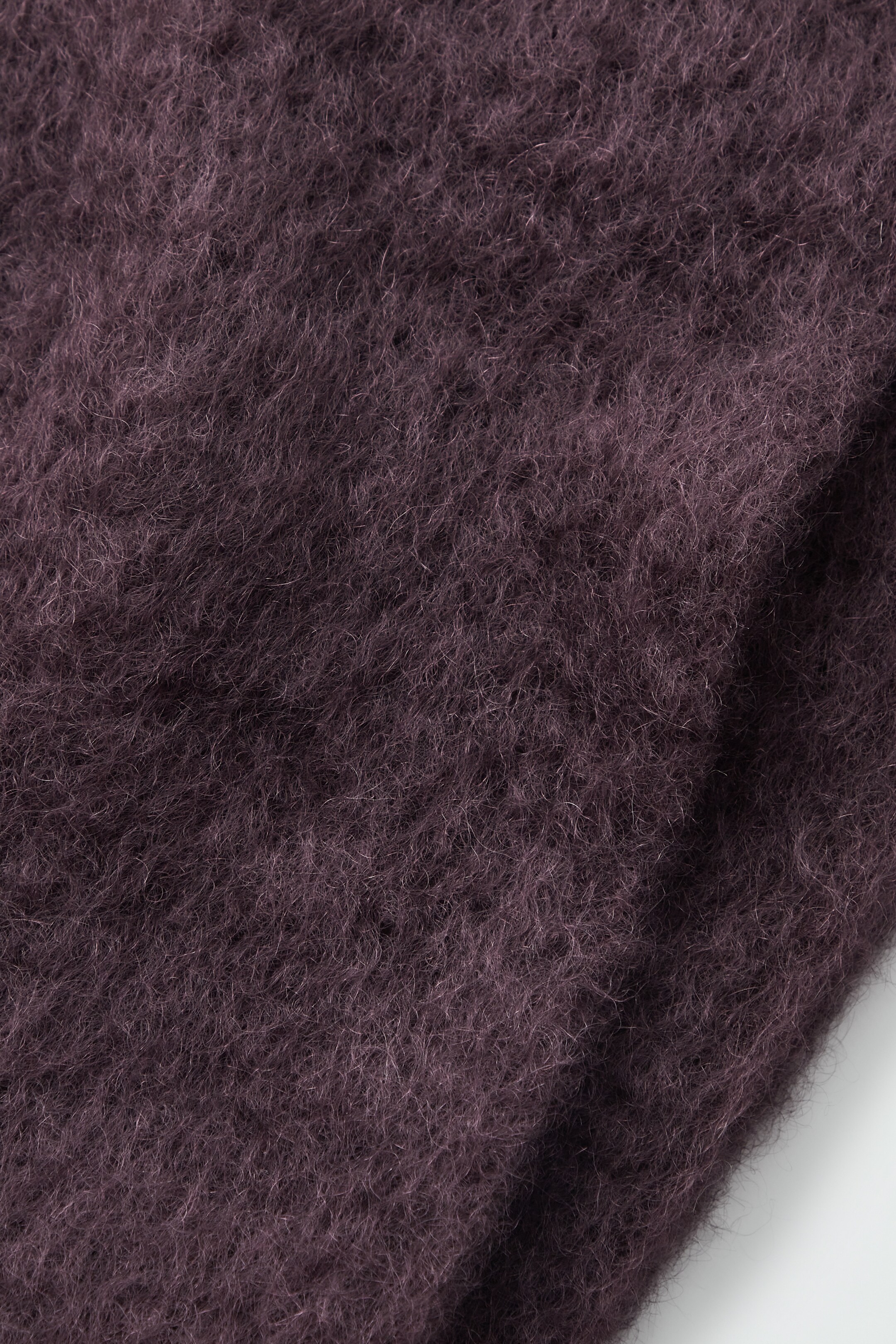 Se større billede: TØRKLÆDE I BØRSTET MOHAIR MED FRYNSER - Bordeaux - DAME | H&M DK 2