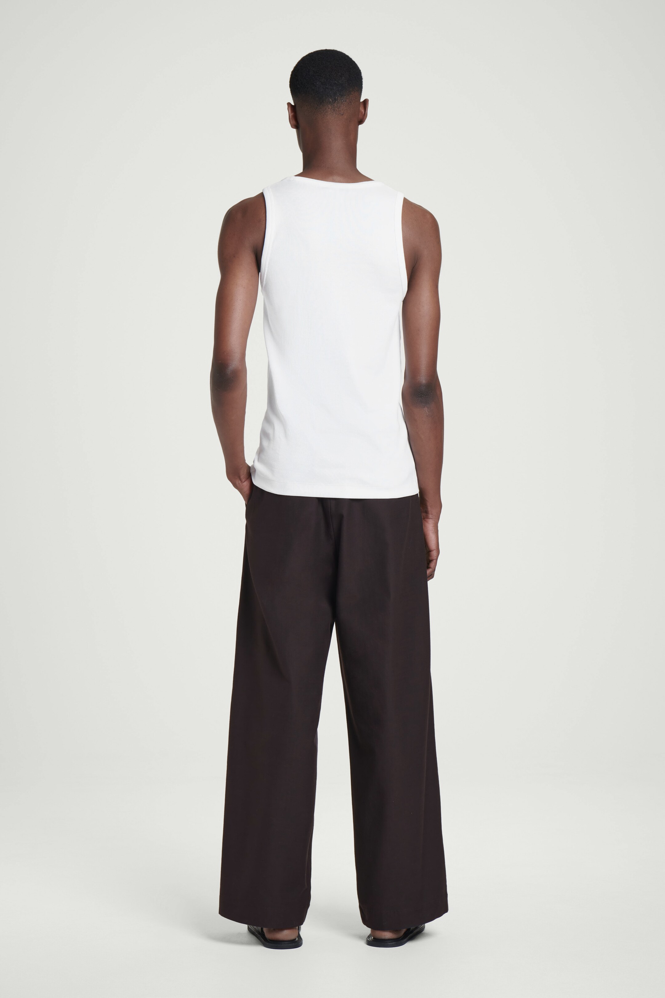 Ver imagen más grande: CAMISETA SIN MANGAS CANALÉ ALGODÓN SLIM FIT - BLANCO - HOMBRE | H&M ES 2