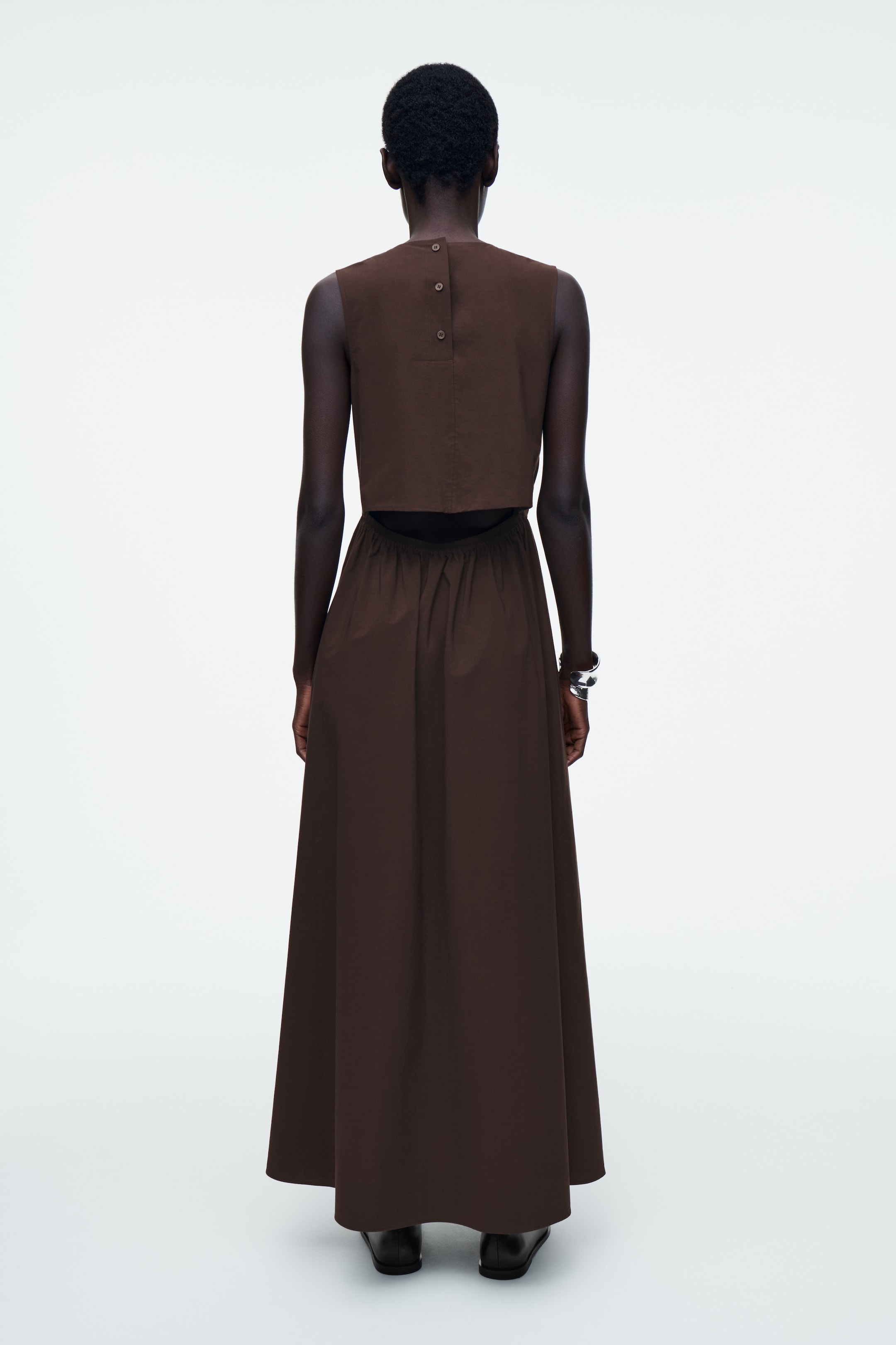 Visualizza immagine più grande: ABITO MAXI IN COTONE CON CUT-OUT SULLA SCHIENA - MARRONE SCURO - DONNA | H&M IT 4