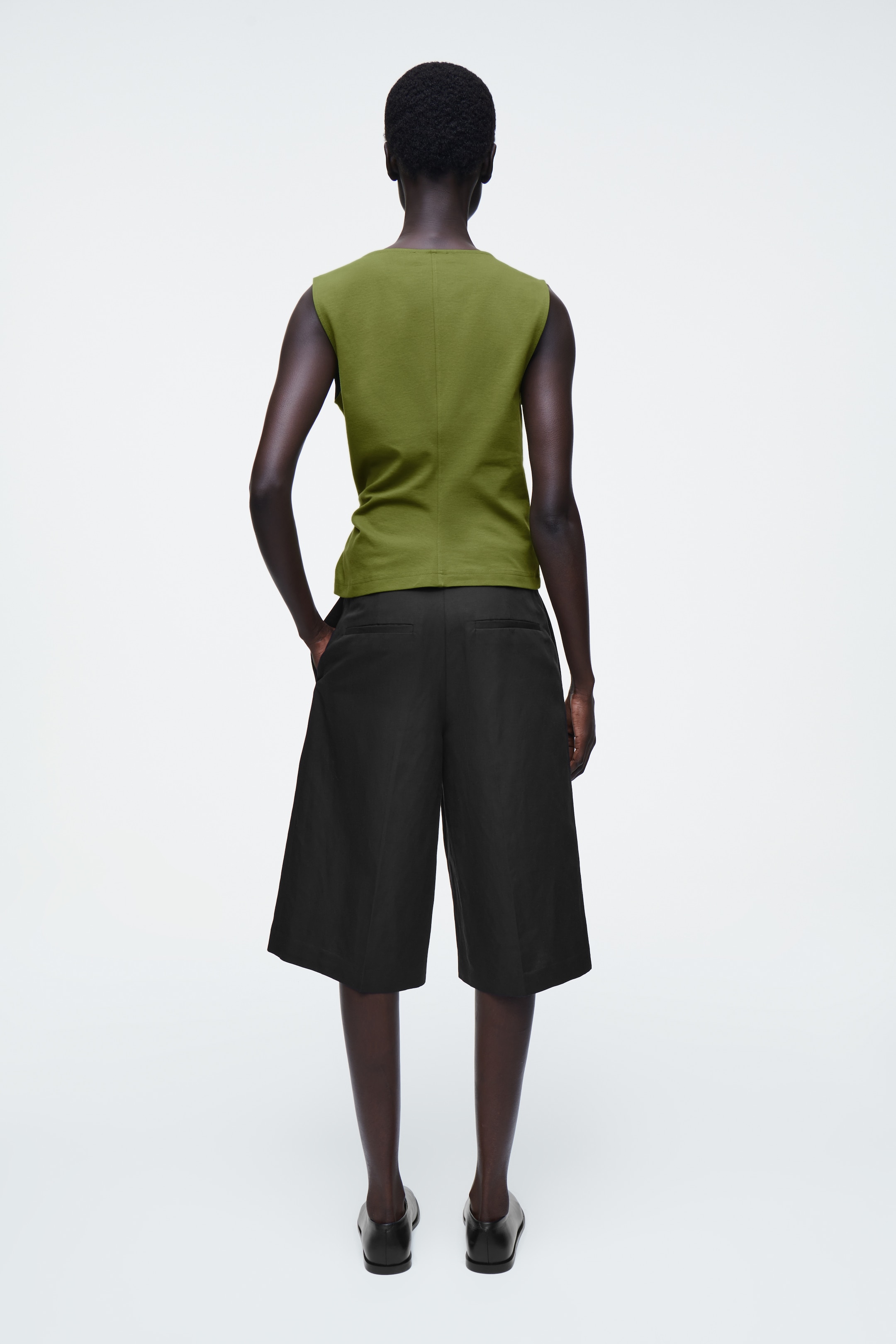 View larger image: TWIST-DETAIL TOP - OLIVE GREEN - Ladies | H&M GB 4