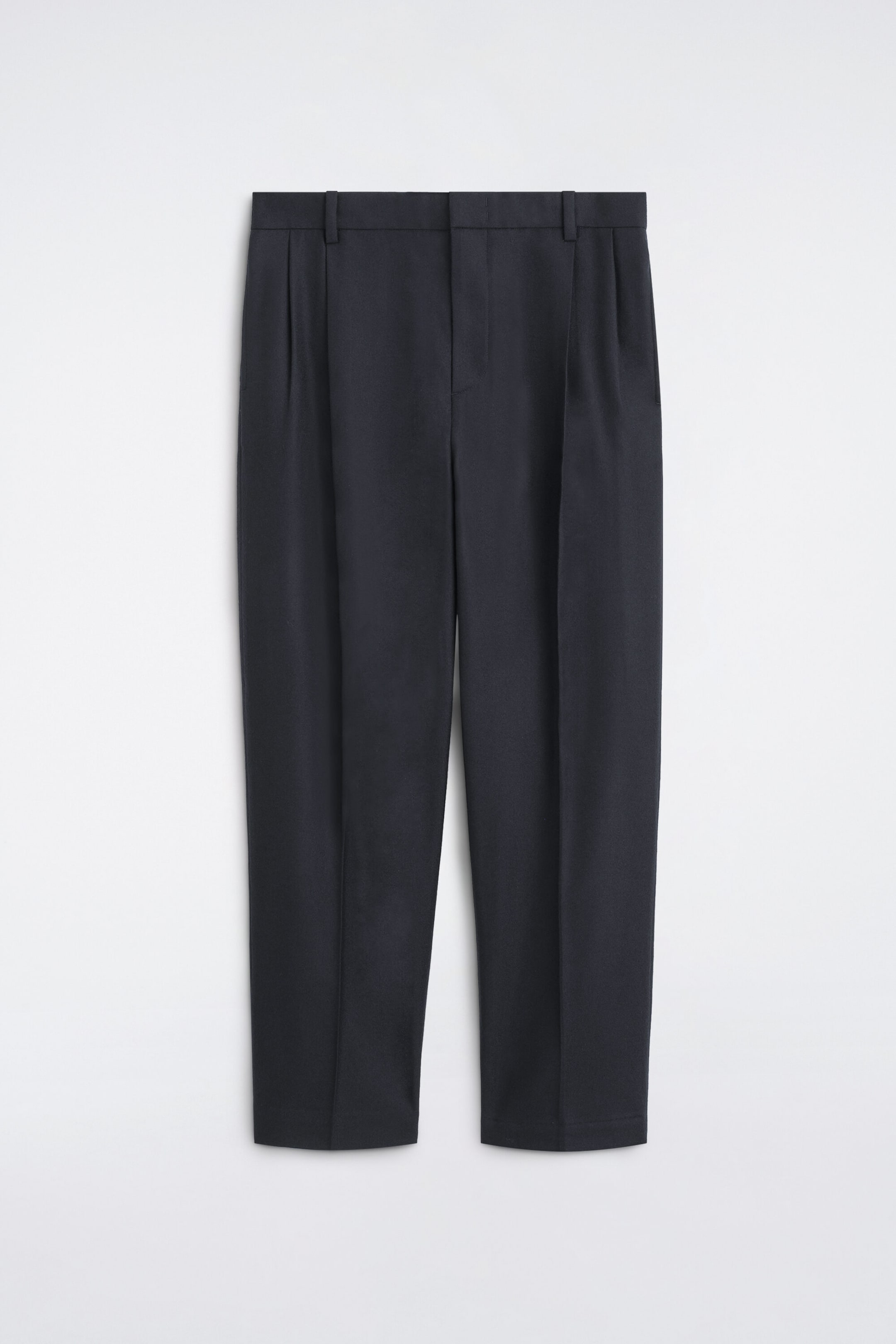 LOCKERE WOLLHOSE MIT GERADEM BEIN UND FALTEN