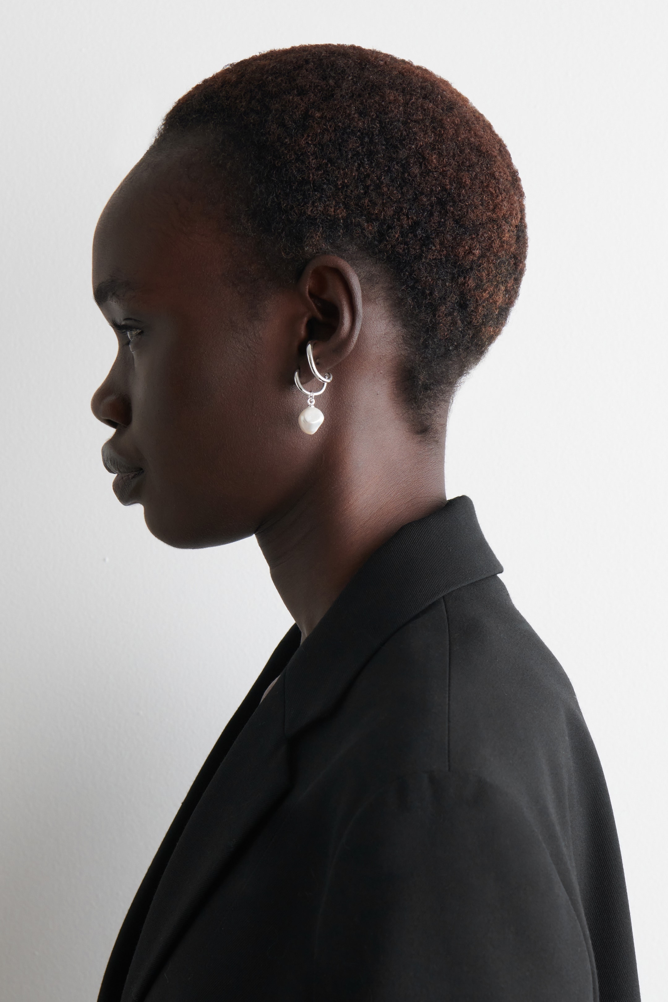 Ingrandisci l'immagine: DOUBLE-HOOP PEARL EARRINGS - SILVER - DONNA | H&M CH 2