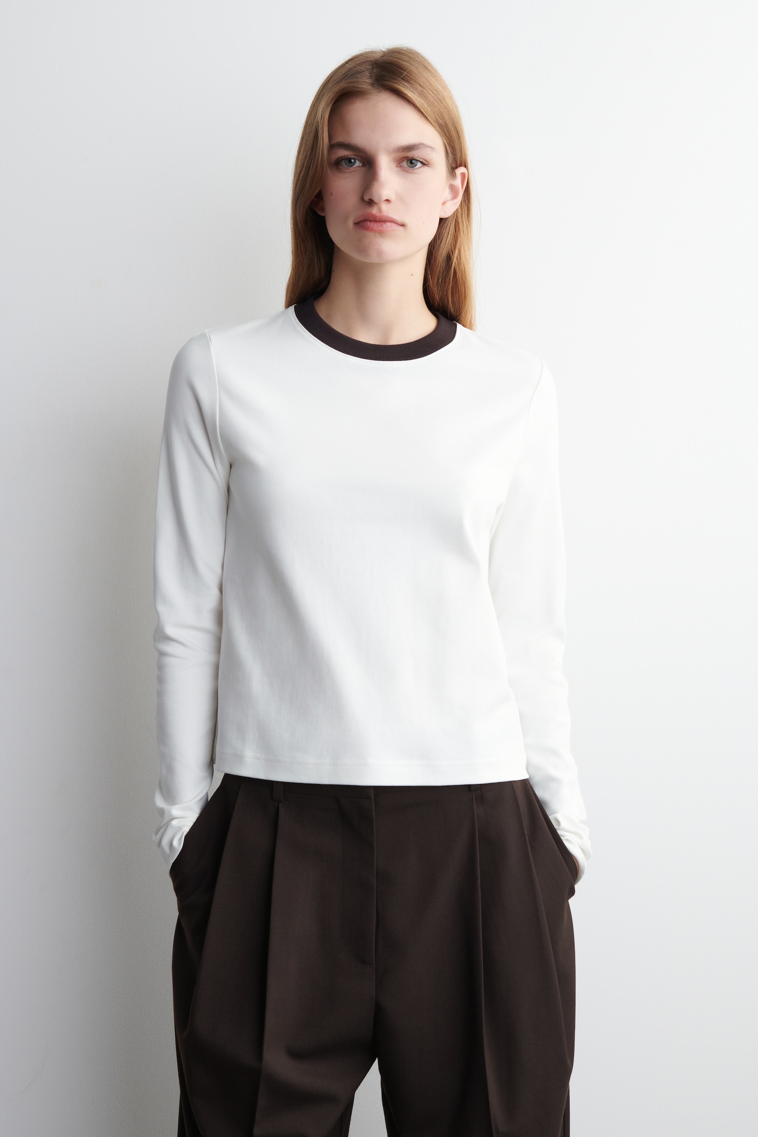 T-SHIRT LINEARE A MANICHE LUNGHE TAGLIO REGOLARE - BIANCO / MARRONE/bianco/AZZURRO/BLU NAVY / RIGHE/BEIGE / NON TINTO/NERO/BIANCO / BEIGE / RIGHE - 1