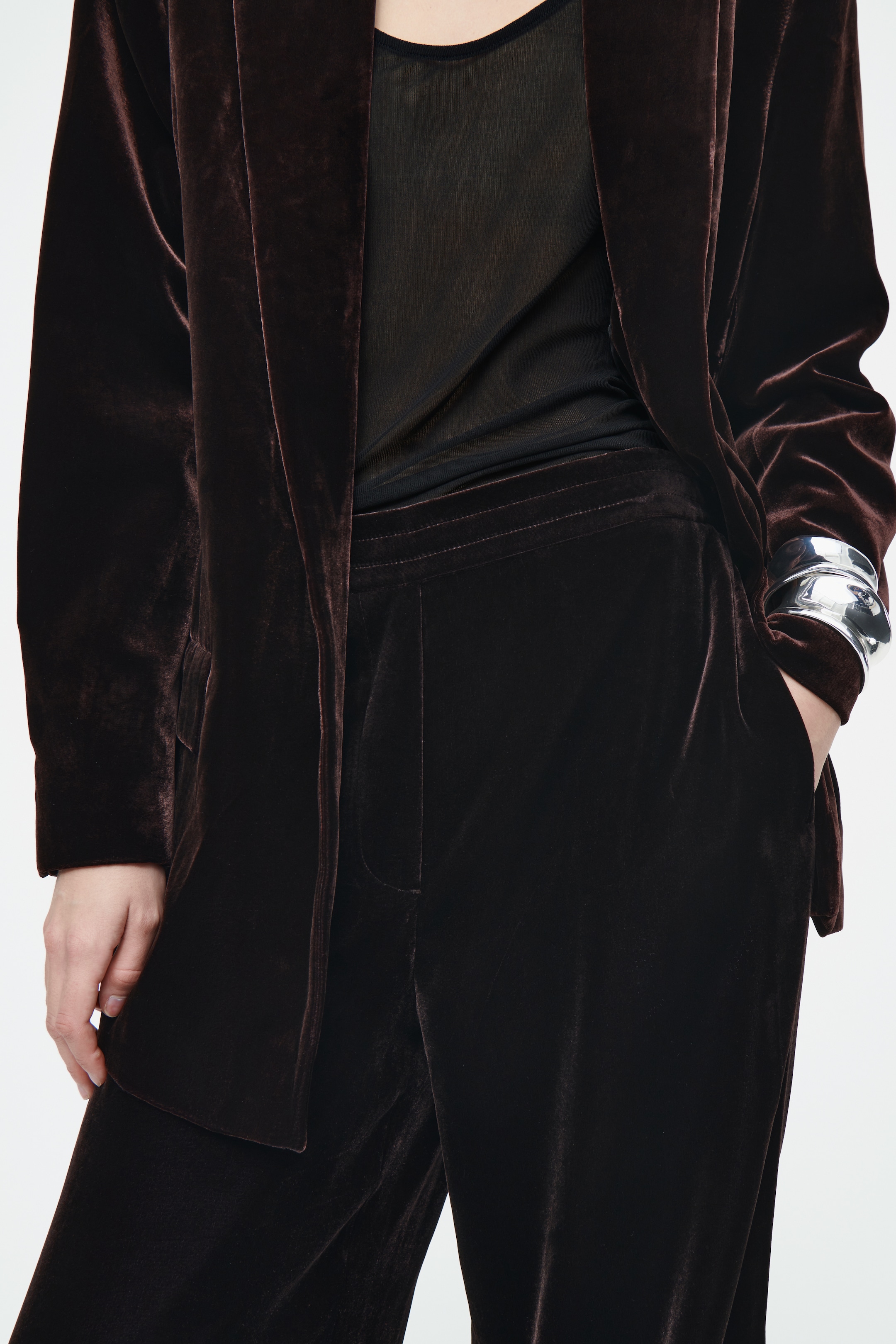 Größeres Bild ansehen: HOSE AUS SAMT AUS SEIDEN-MIX - MAHAGONI - Ladies | H&M DE 5