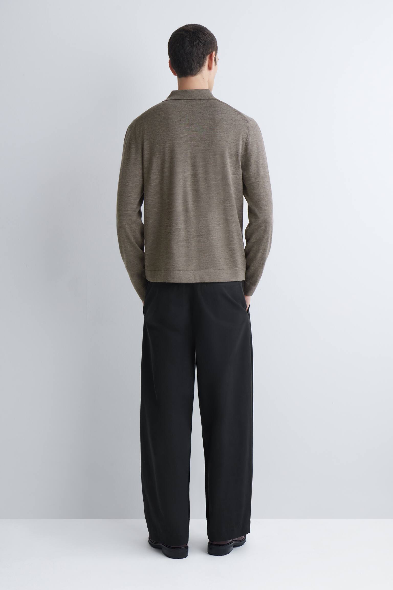 STRIKKET T-SHIRT I MERINOULD - BRUNMELERET/KOKSGRÅ/SORT - 3