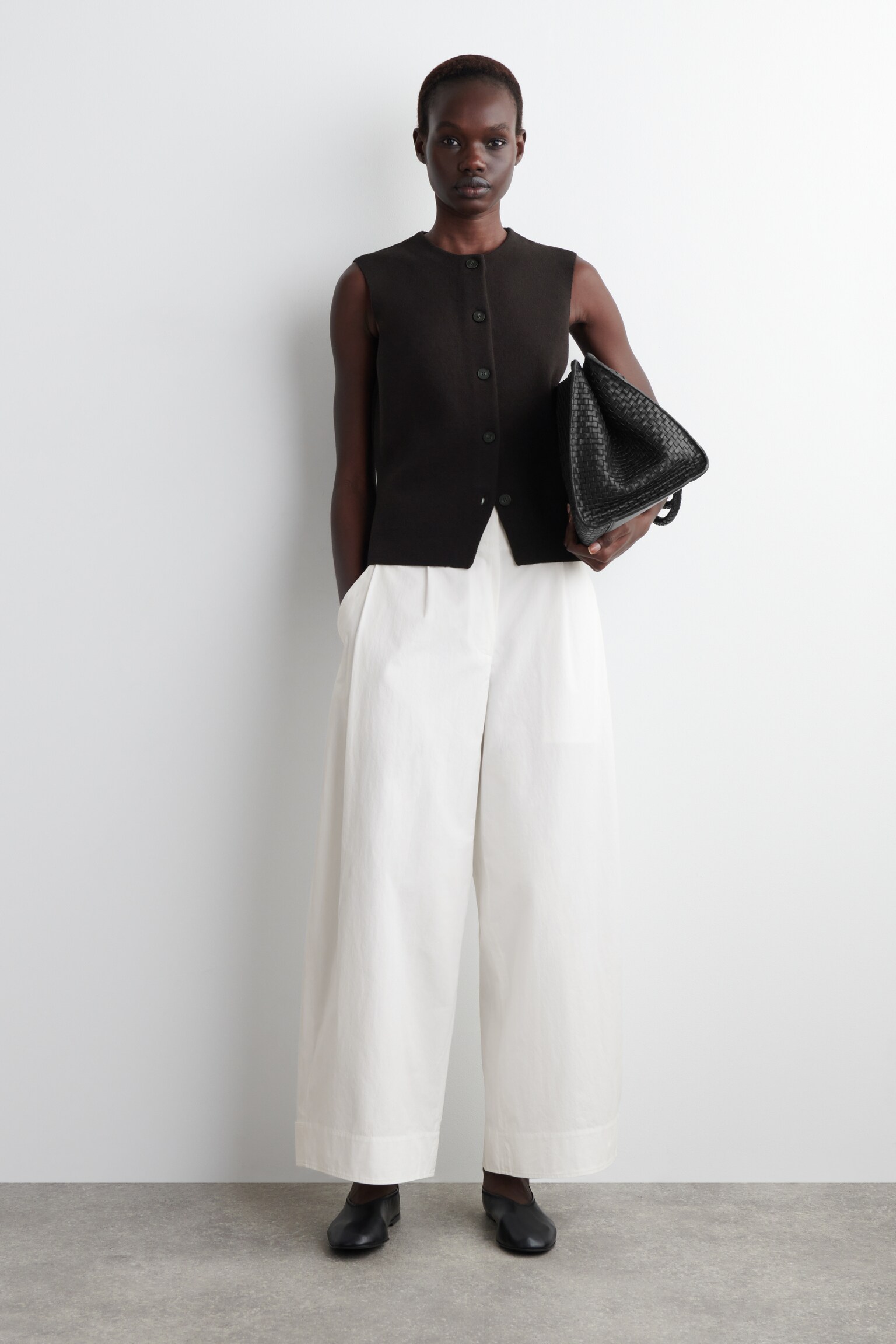 PANTALÓN DE ALGODÓN BARREL FIT - BLANCO/MARRÓN - 1