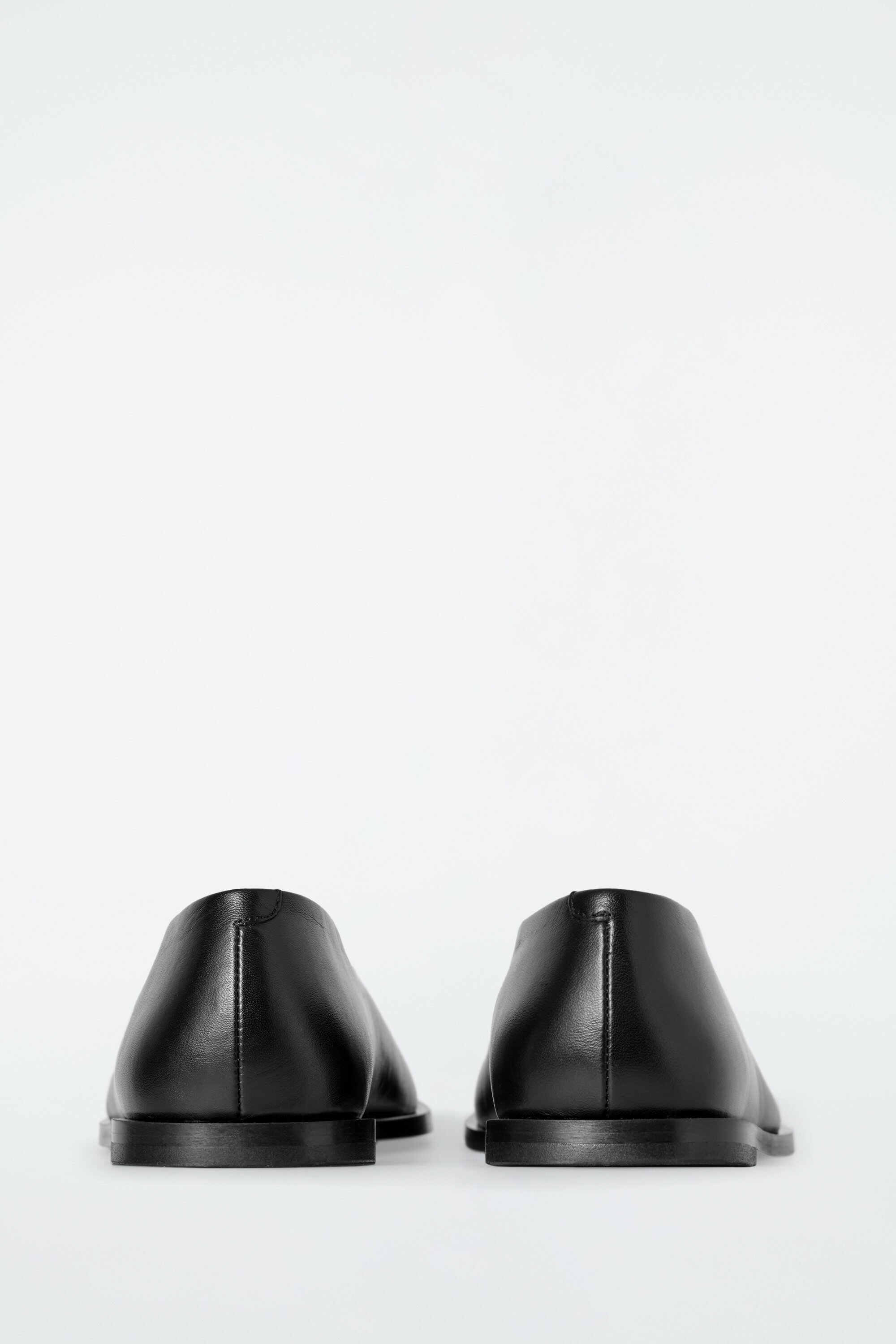 LEATHER BALLET FLATS - BLACK | COS