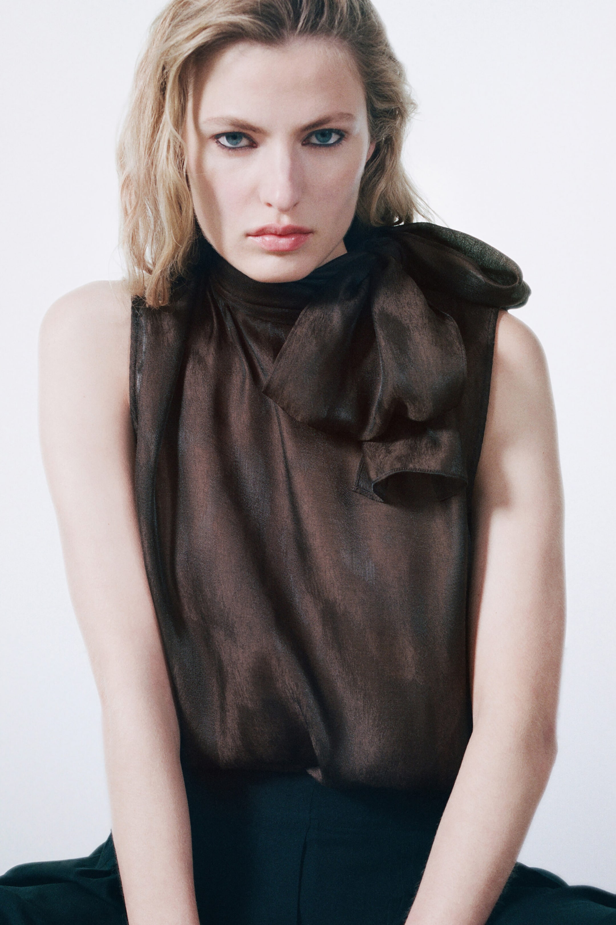 ANIMAL-JACQUARD SCARF-DETAIL BLOUSE