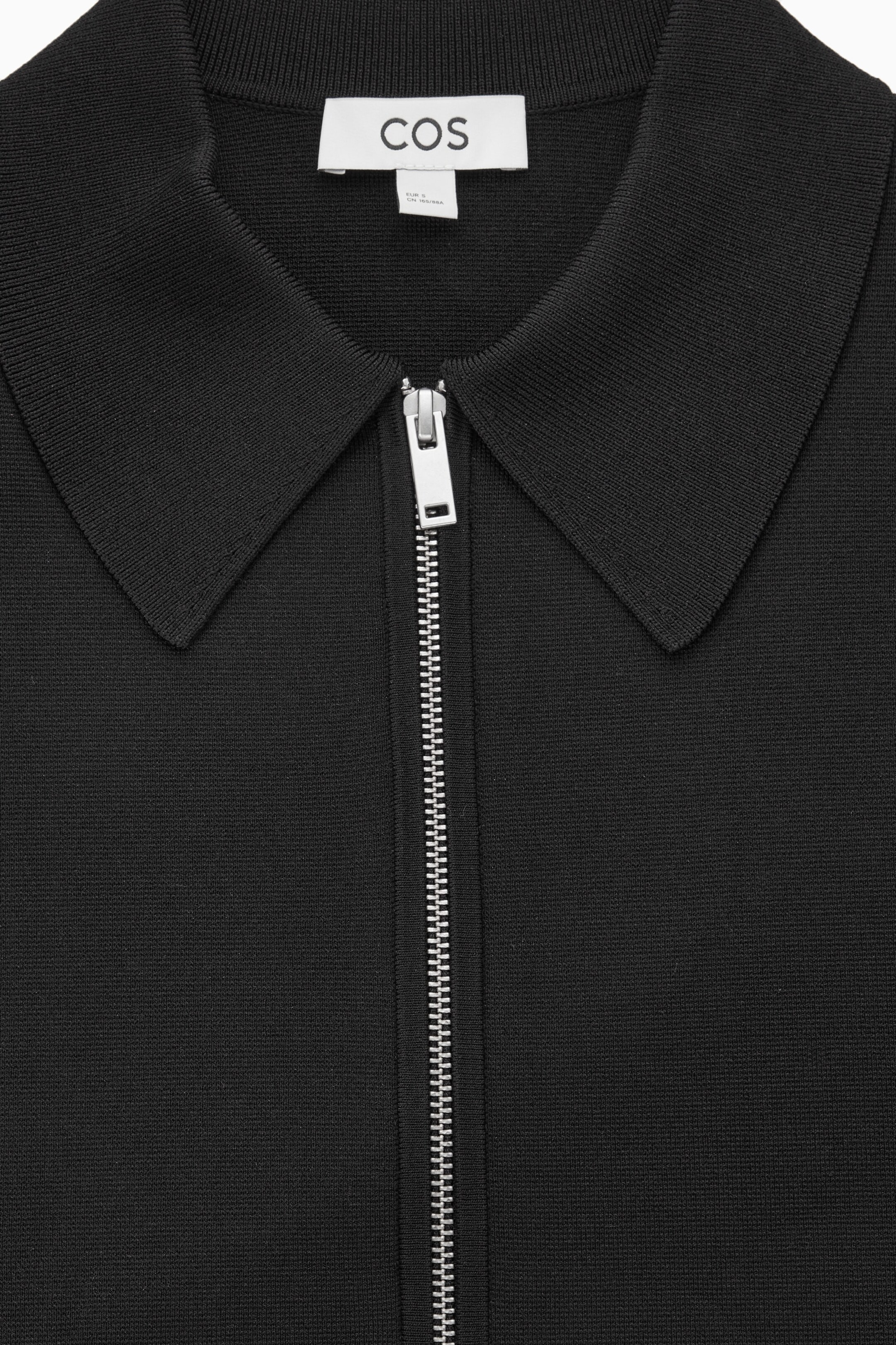 StillMedia/DescriptiveDetail