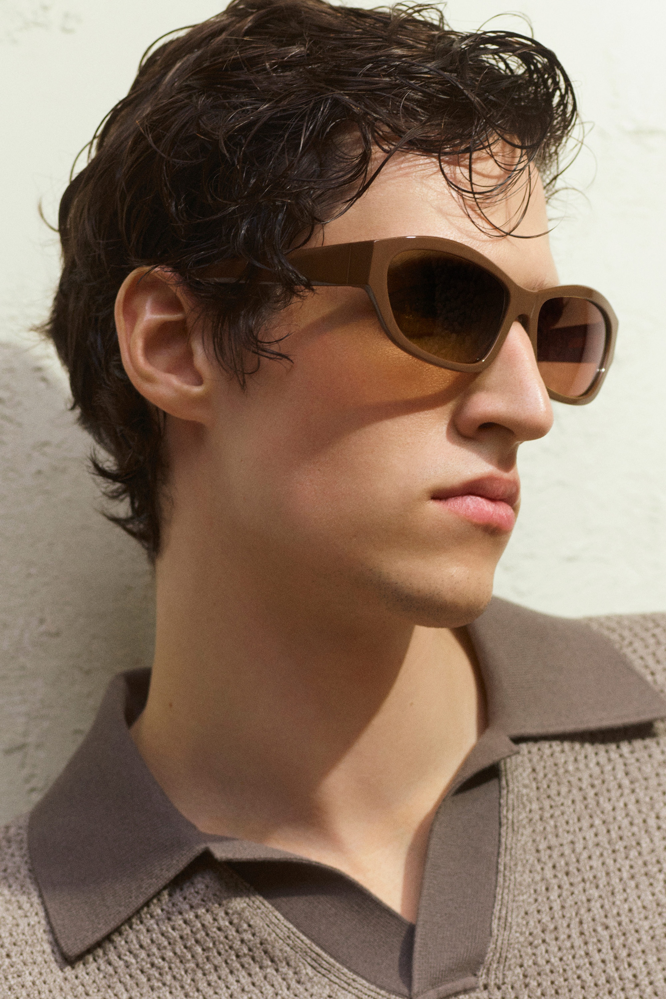 SPORTY SUNGLASSES