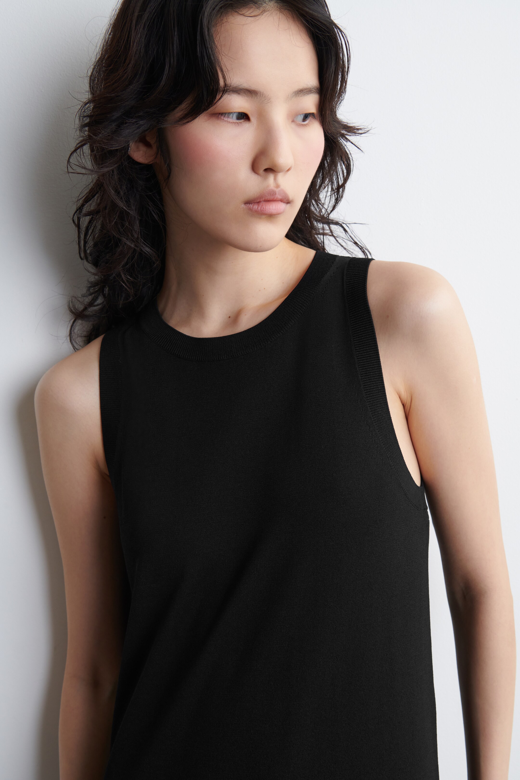 Agrandir l'image: ROBE MIDI SANS MANCHES EN MAILLE - NOIR - FEMME | H&M CH 2