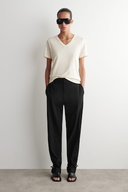 V-NECK LINEN T-SHIRT — IVORY 2