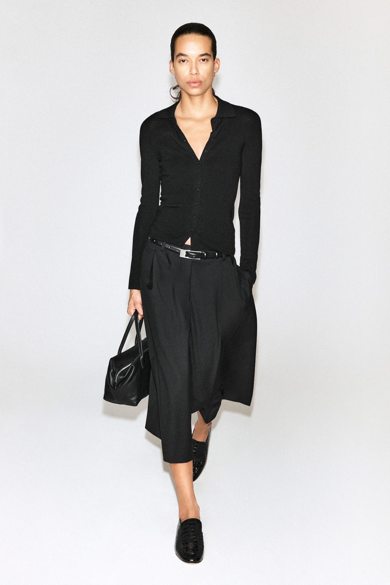 SEAMLESS MERINO WOOL SHIRT — BLACK