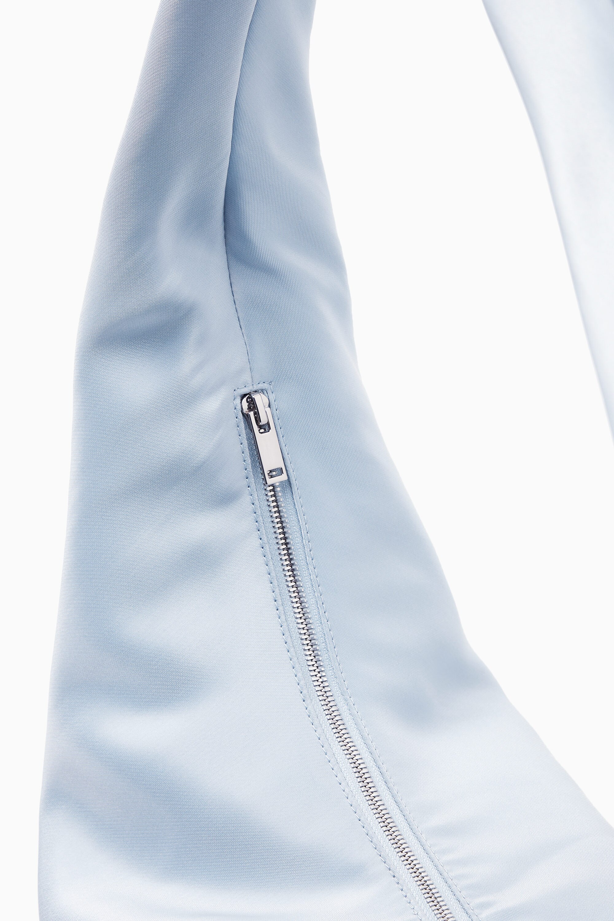 HIGH-SHINE SHOULDER BAG - LIGHT BLUE | COS