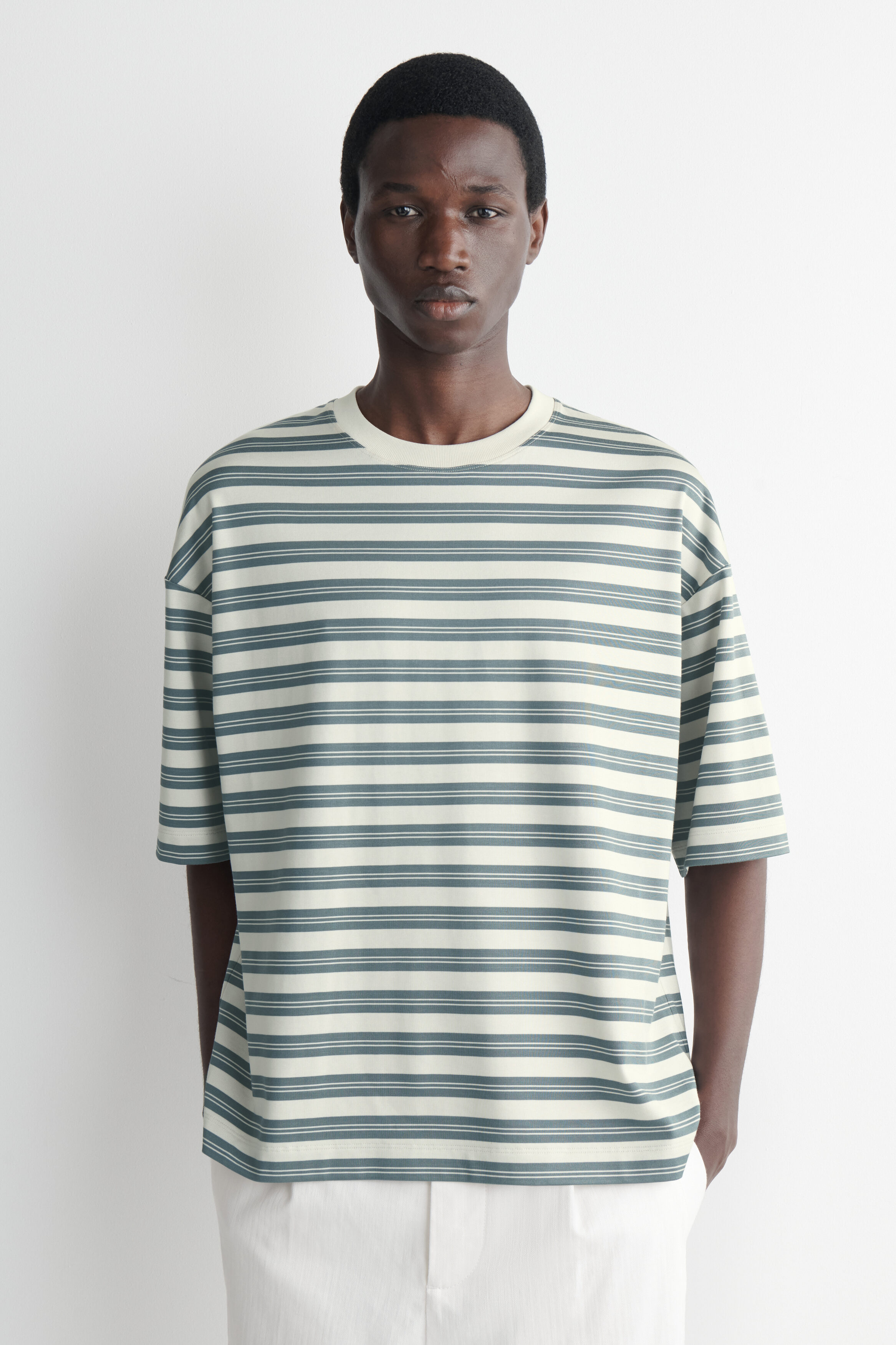 OVERSIZED STRIPED COTTON T-SHIRT - BLUE / OFF-WHITE / STRIPED | COS