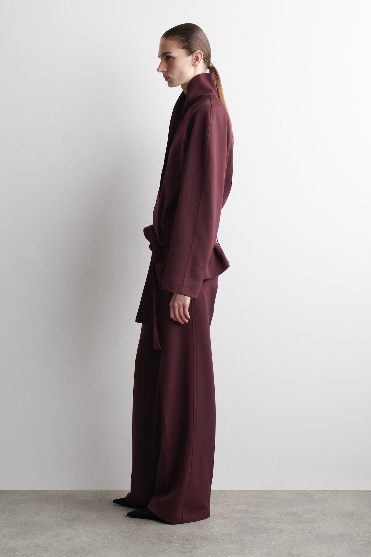 BELTED WOOL-BLEND SHAWL-COLLAR JACKET — BURGUNDY