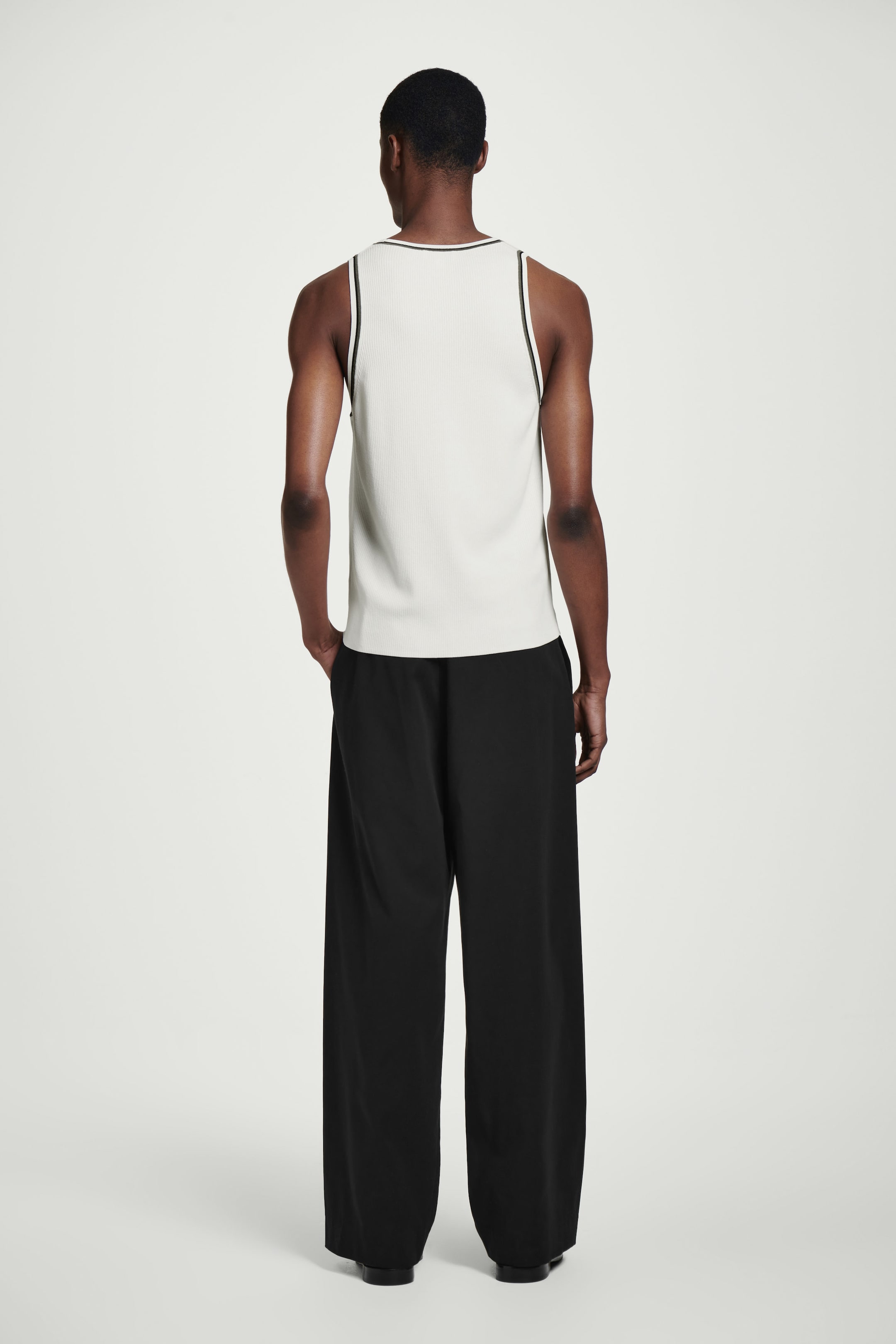 CONTRAST-TRIM RIBBED TANK TOP