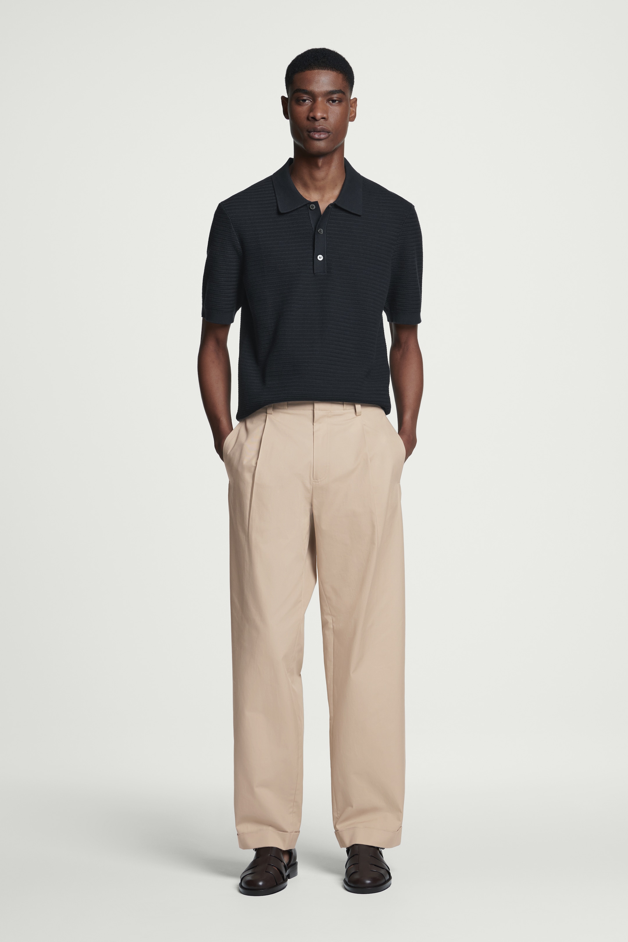 Grösseres Bild ansehen: STRUKTURIERTES STRICK-POLOSHIRT AUS BAUMWOLLE - NAVYBLAU - HERREN | H&M CH 2