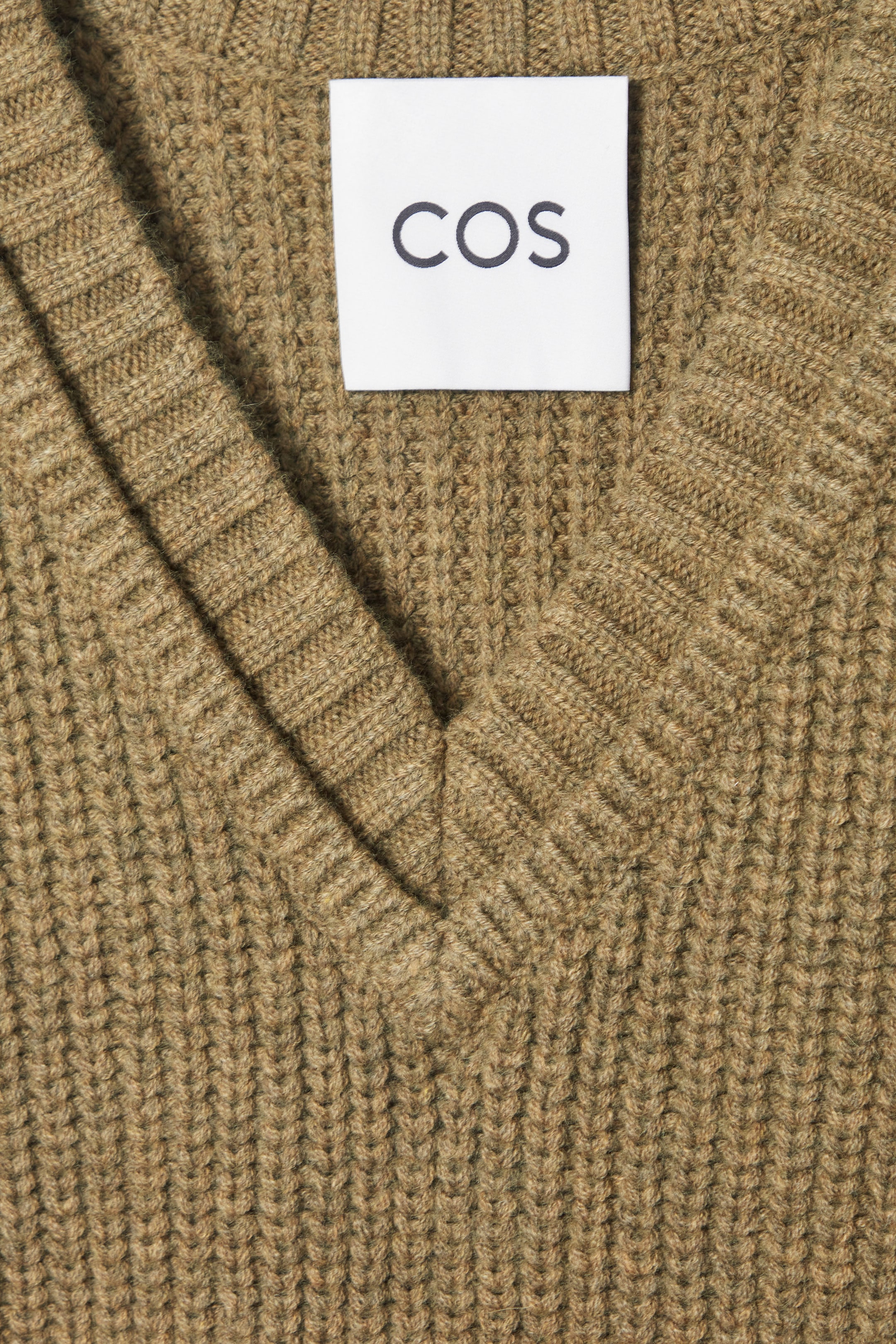 WOOL-CASHMERE V-NECK HYBRID VEST