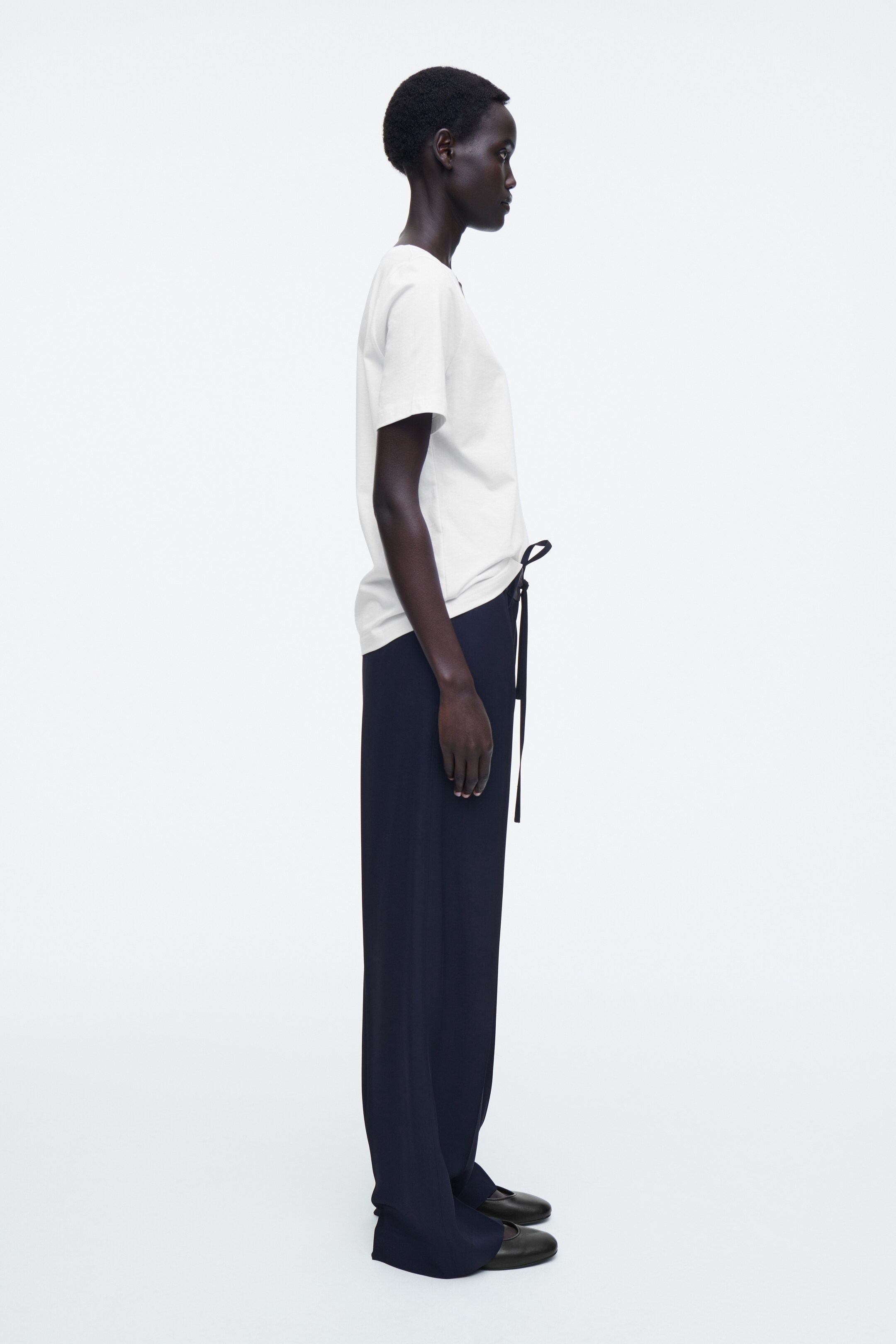 Agrandir l'image: T-SHIRT REGULAR 24/7 À COL EN V - BLANC - FEMME | H&M FR 4