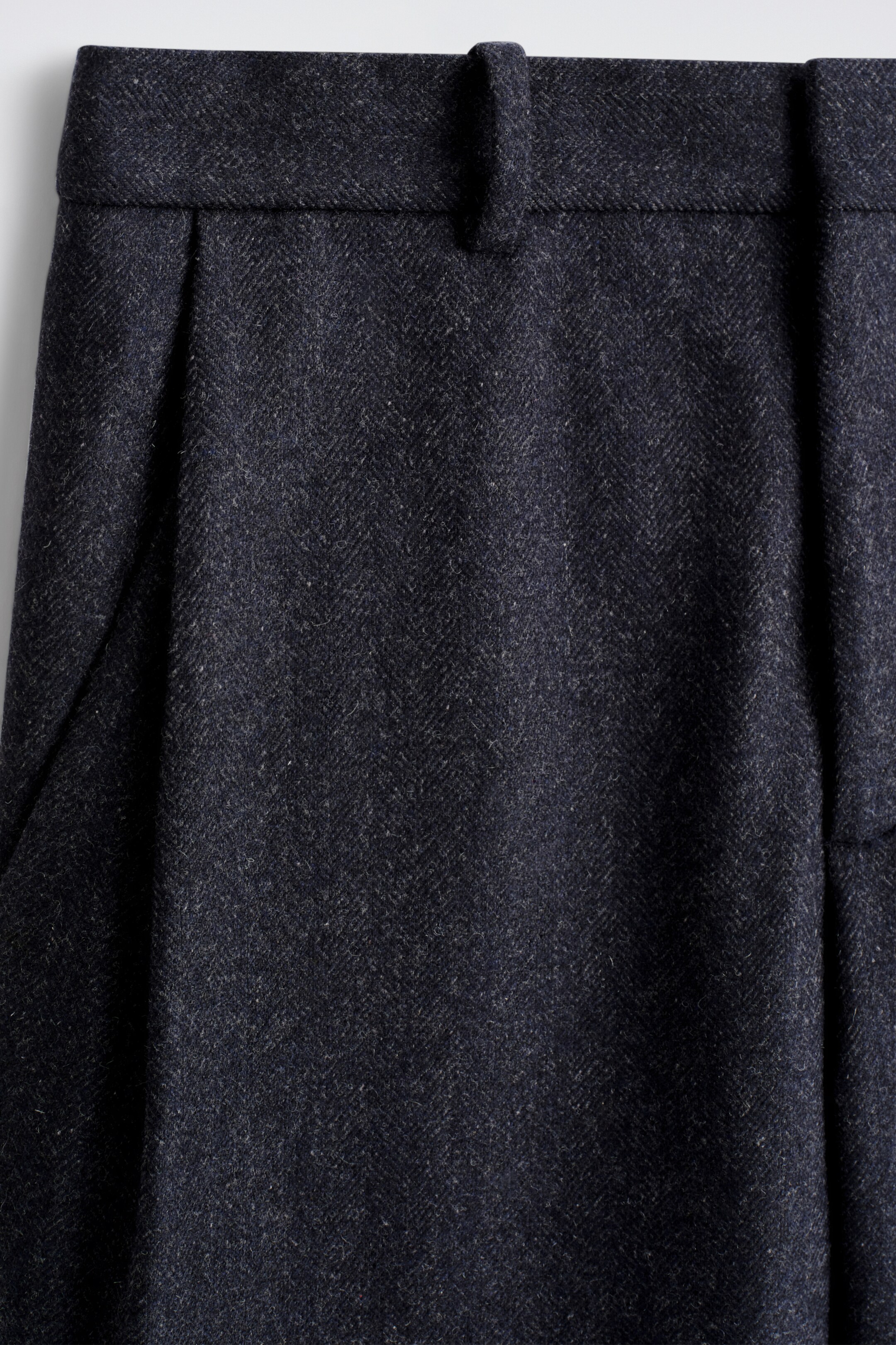 Agrandir l'image: PANTALON FUSELÉ EN LAINE - KAKI FONCÉ - HOMME | H&M CH 7