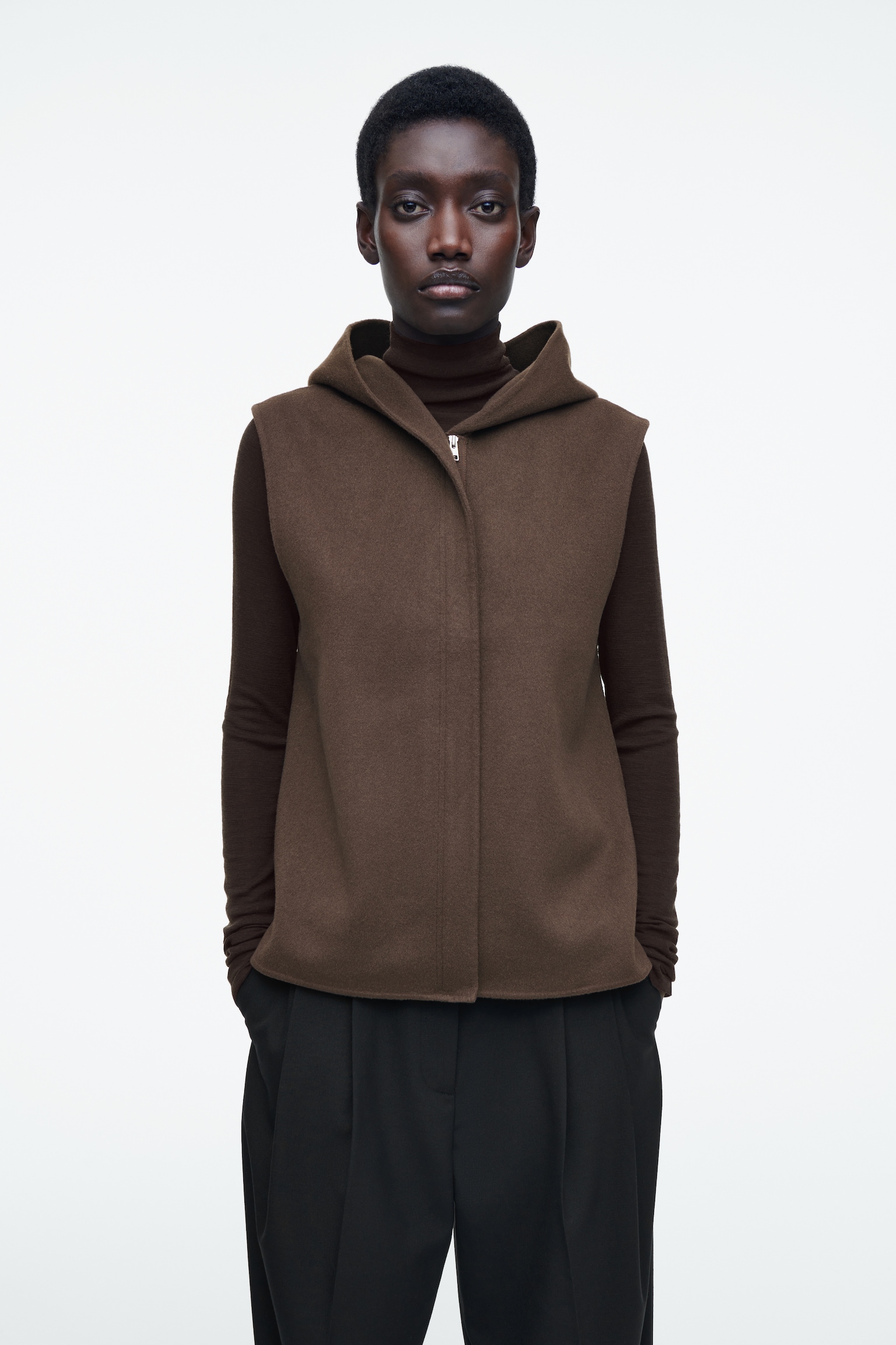 DOUBLE-FACED HYBRID HOODED GILET - BROWN/BLACK