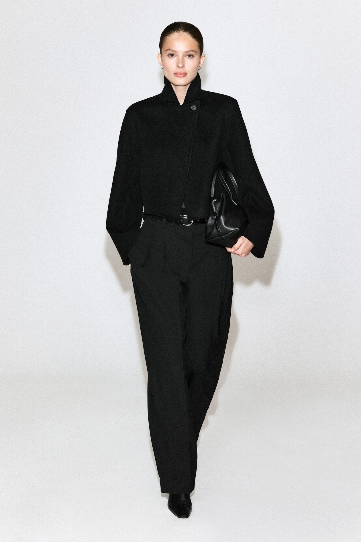 OVERSIZED CROPPED DOUBLE-FACED WOOL JACKET — BLACK