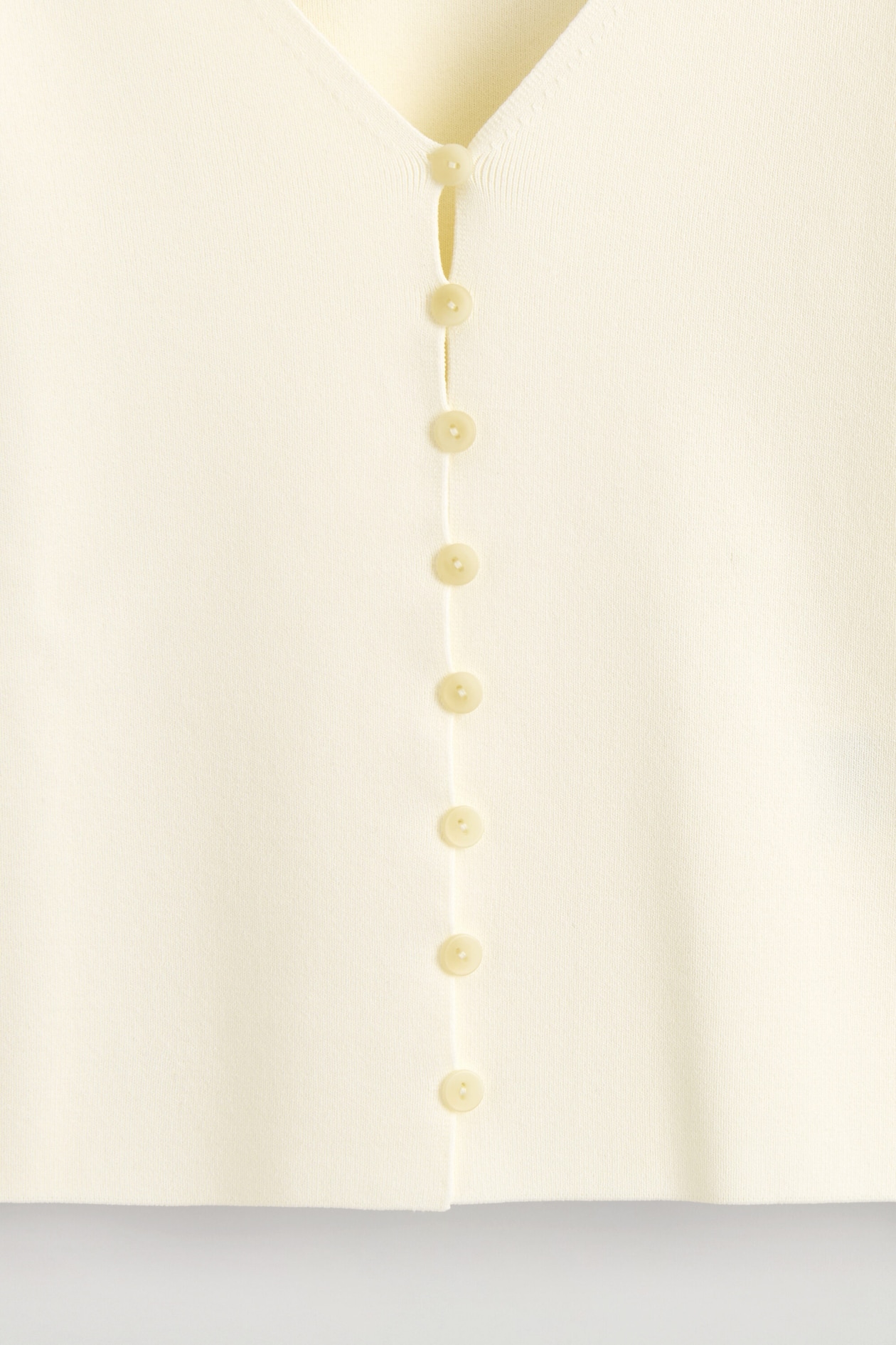 MINIMAL KNITTED V-NECK CARDIGAN — IVORY