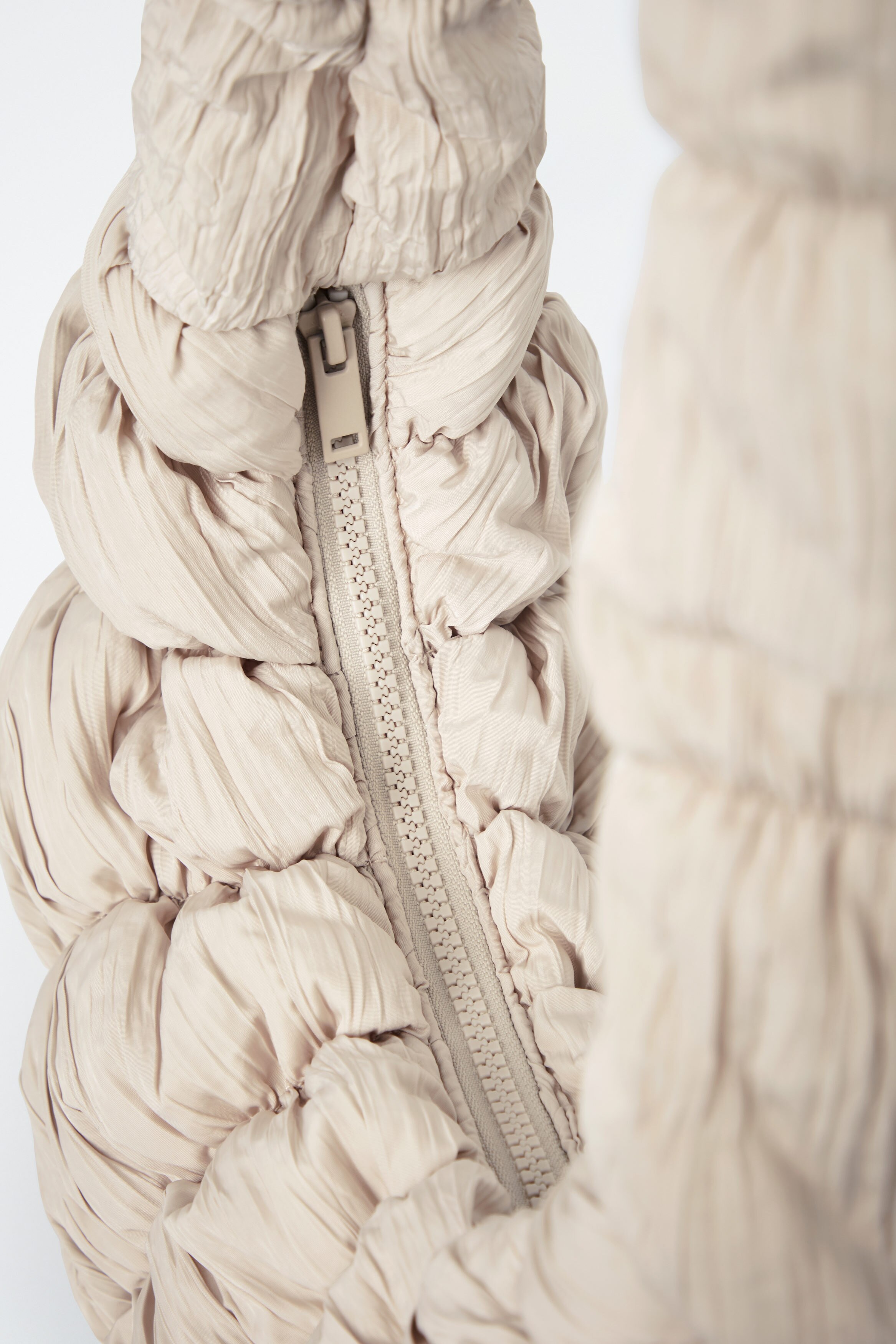 RIPPLE CROSSBODY - NYLON - OFF WHITE | COS