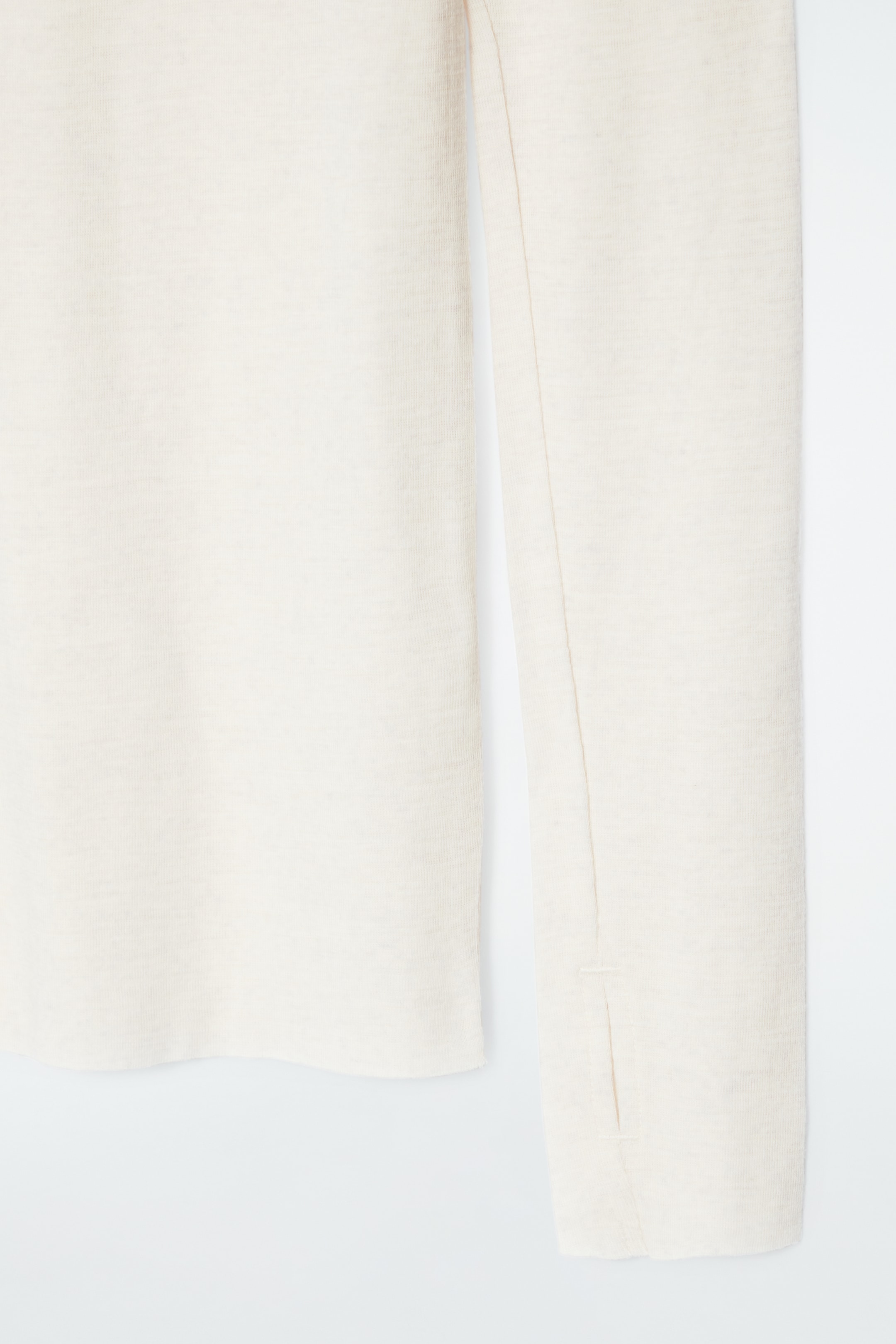 Größeres Bild ansehen: OBERTEIL AUS MERINOWOLLE MIT RUNDHALSAUSSCHNITT - CREMEWEISS - Ladies | H&M DE 6