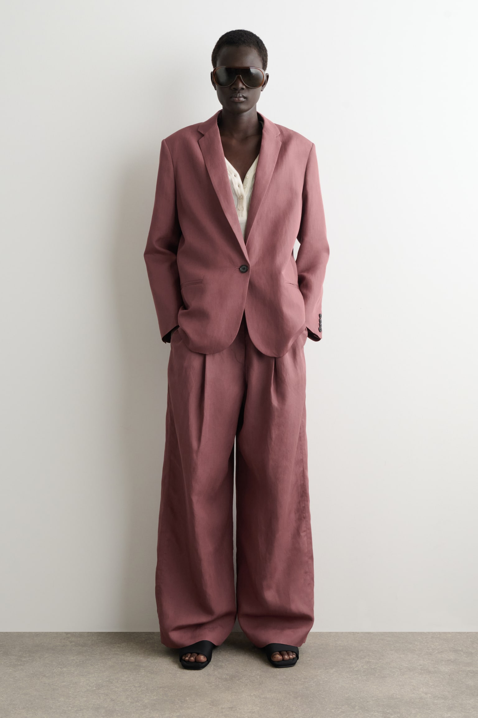 EINREIHIGER BLAZER AUS LEINEN-MIX-BRAUN - 1