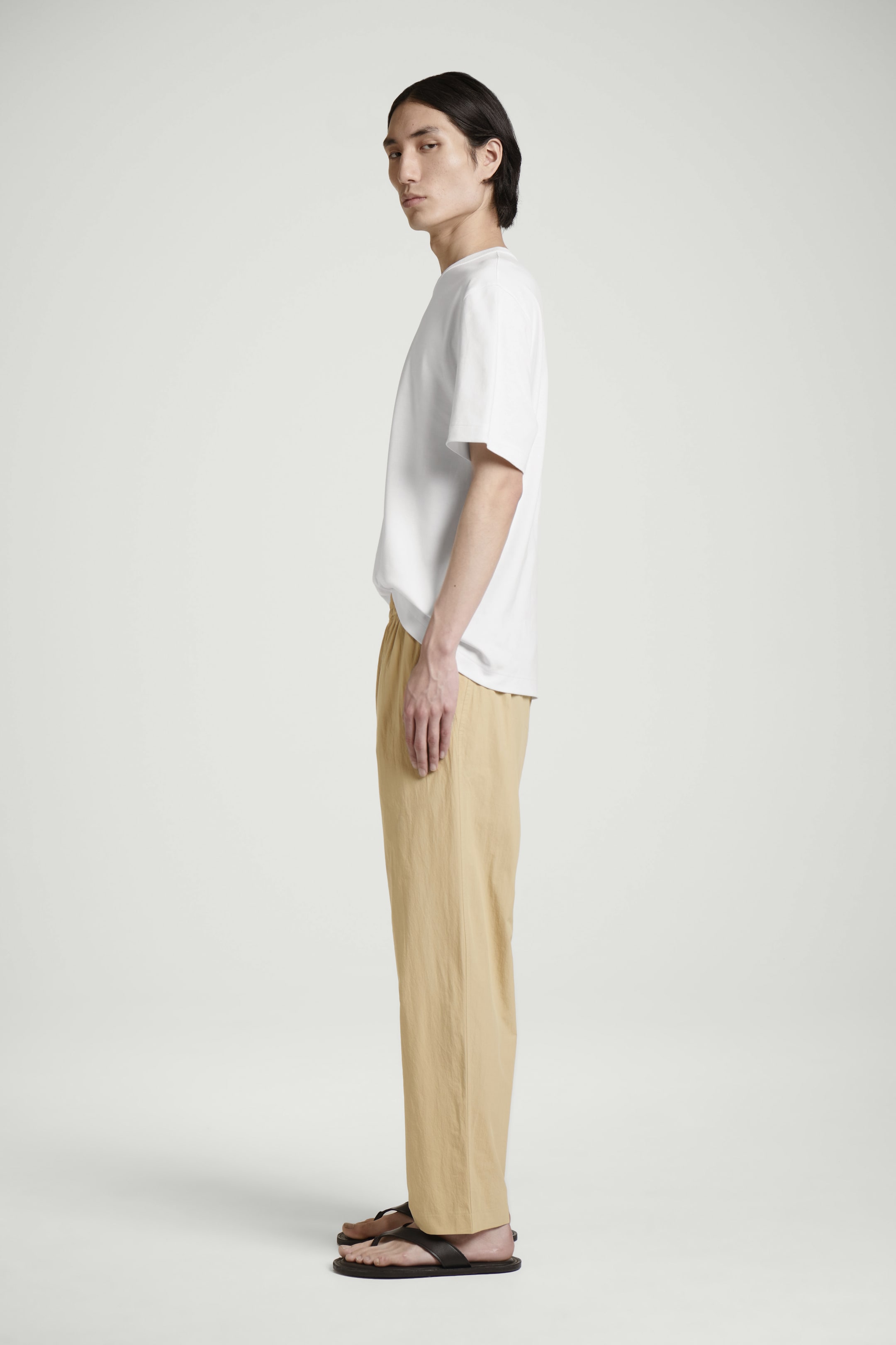 Visualizza immagine più grande: PANTALONI AFFUSOLATI ELASTICIZZATI IN COTONE - BEIGE - UOMO | H&M IT 4
