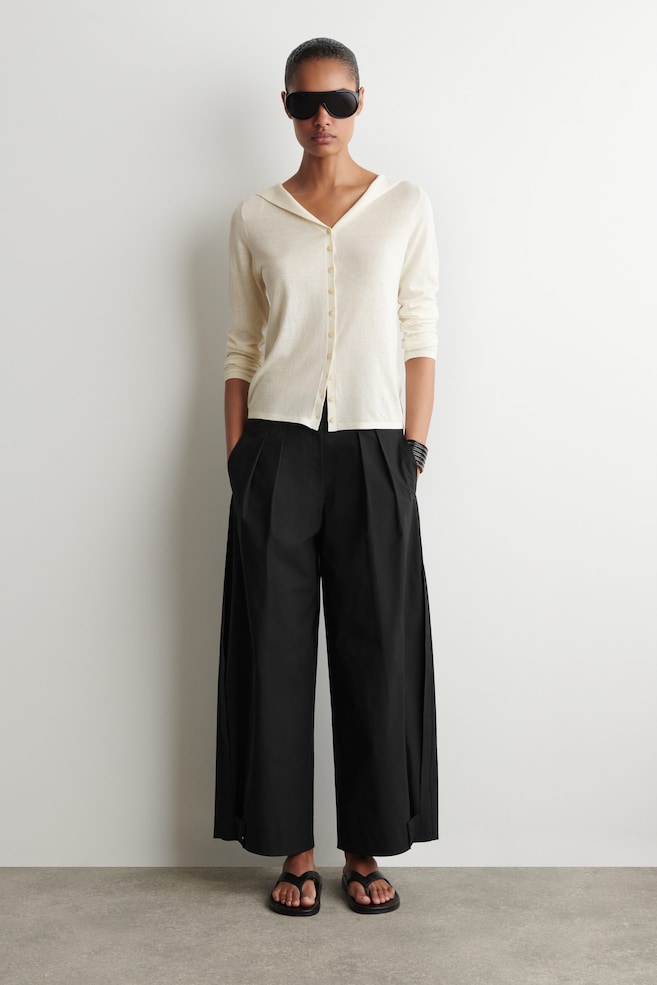 PLEATED COTTON TAPERED UTILITY PANTS — BLACK
