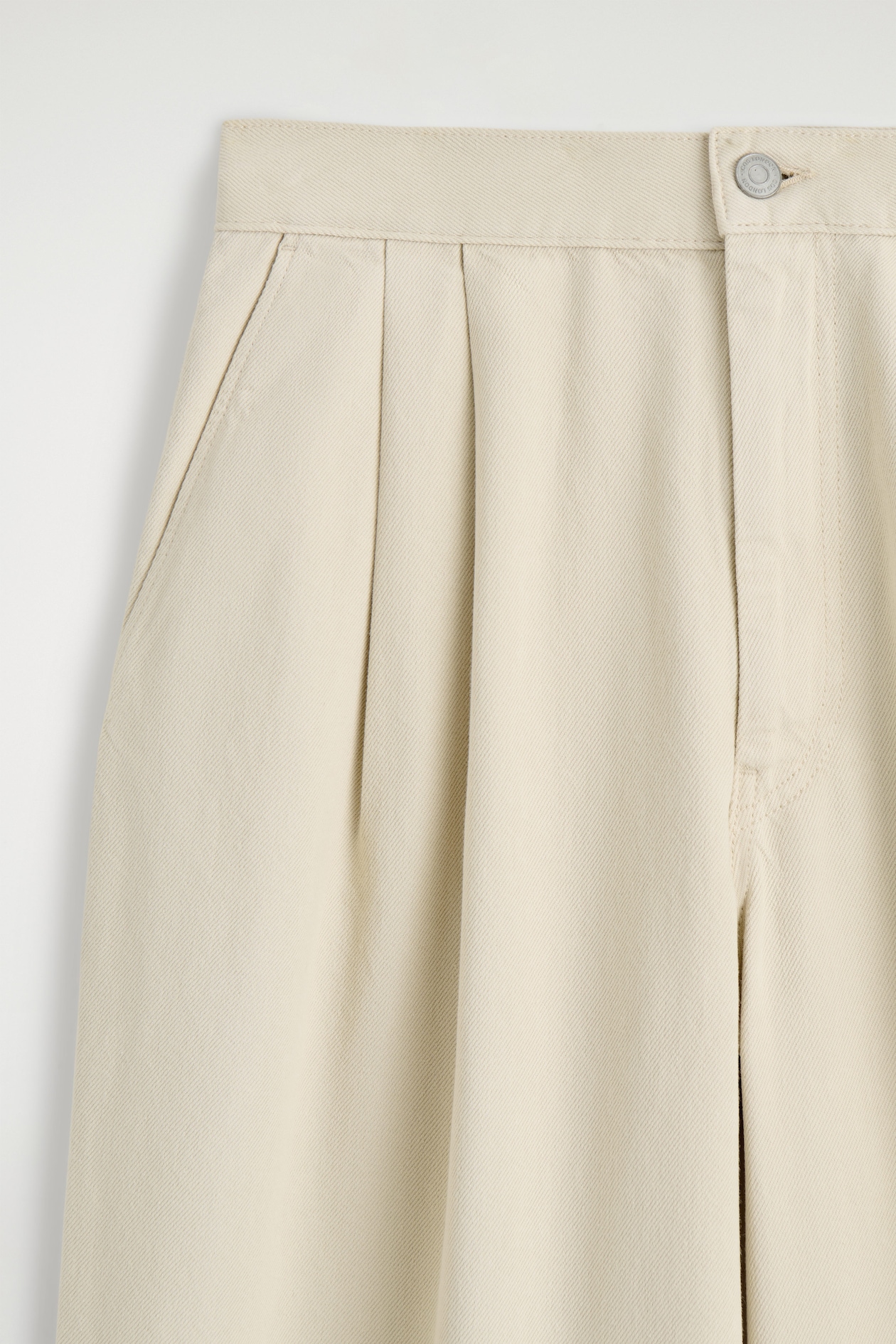 PLEATED WIDE-LEG DENIM PANTS — CREAM