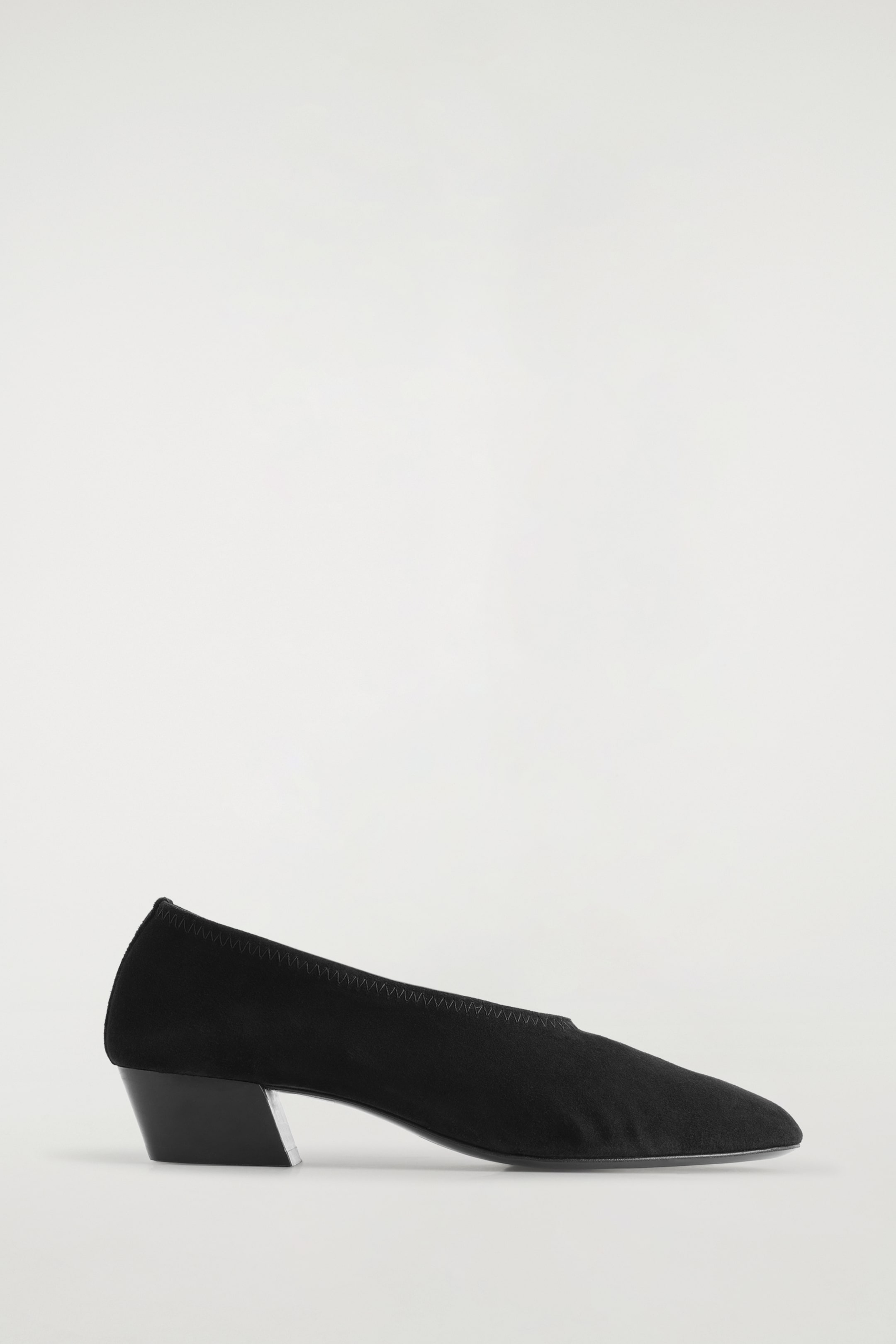 Ver imagem maior: SAPATILHAS DE CAMURÇA COM SALTO - PRETO - SENHORA | H&M PT 4
