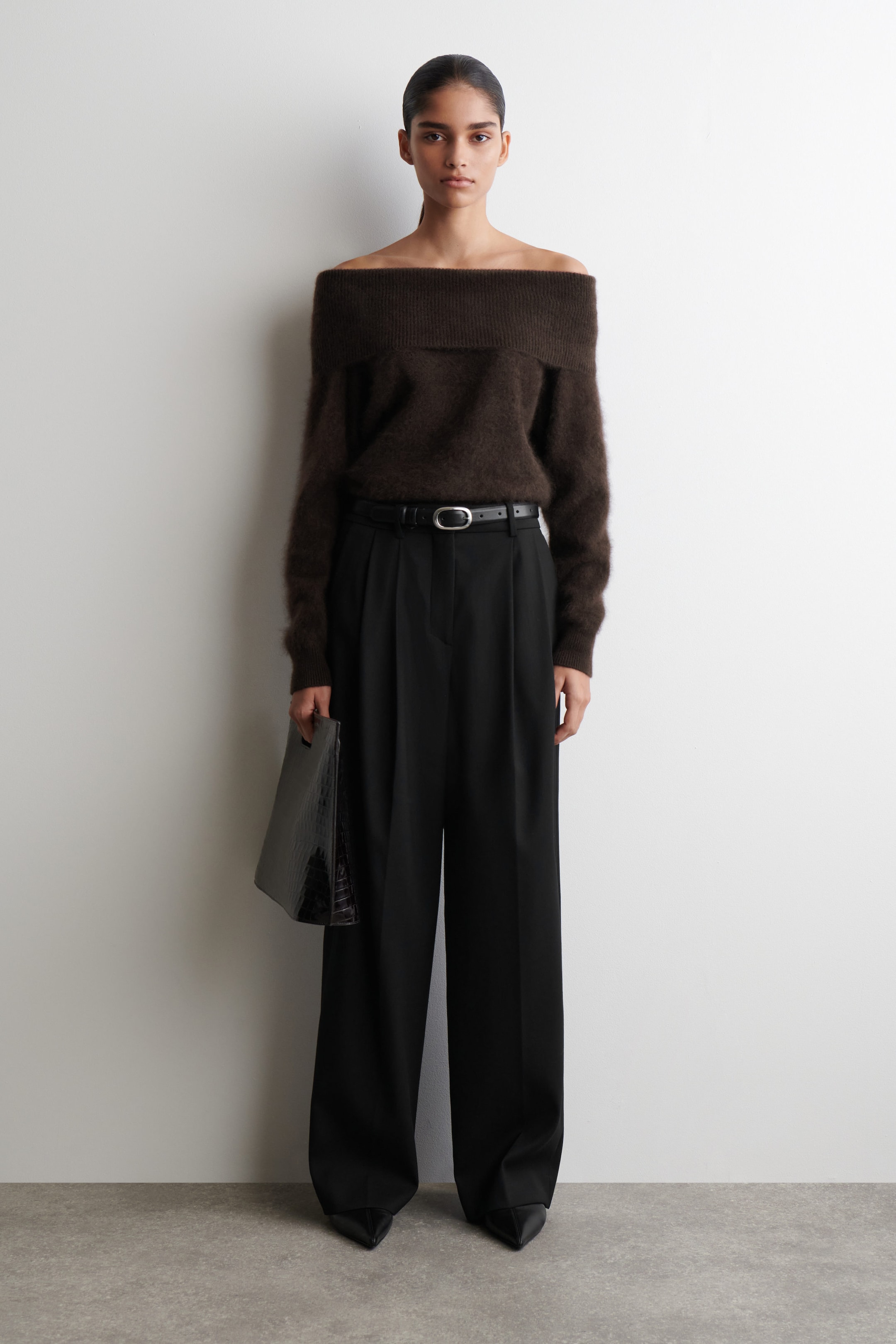 OFF-THE-SHOULDER MERINO WOOL SWEATER