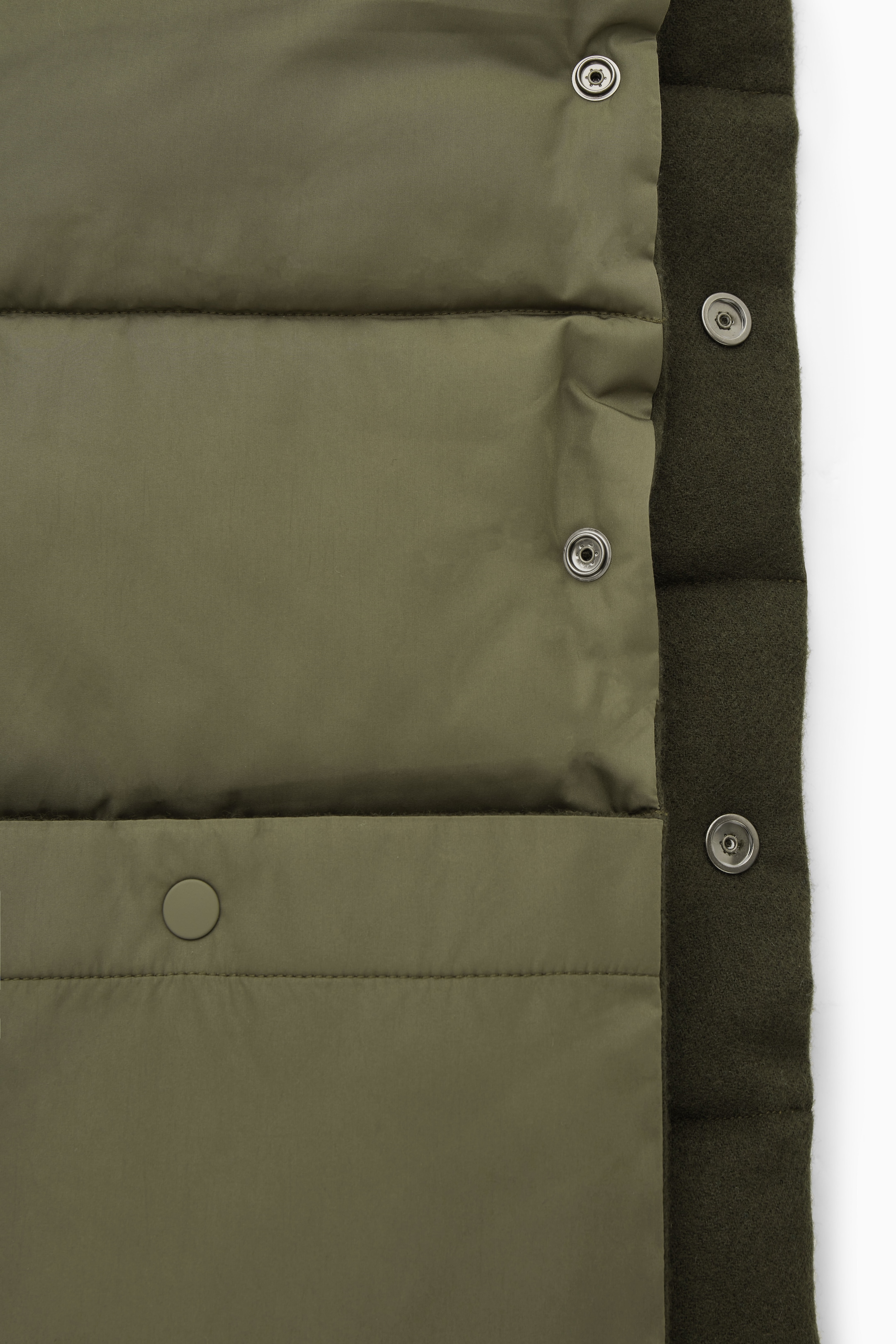 Grösseres Bild ansehen: WANDELBARER GEPOLSTERTER SCHAL - KHAKI - HERREN | H&M CH 2