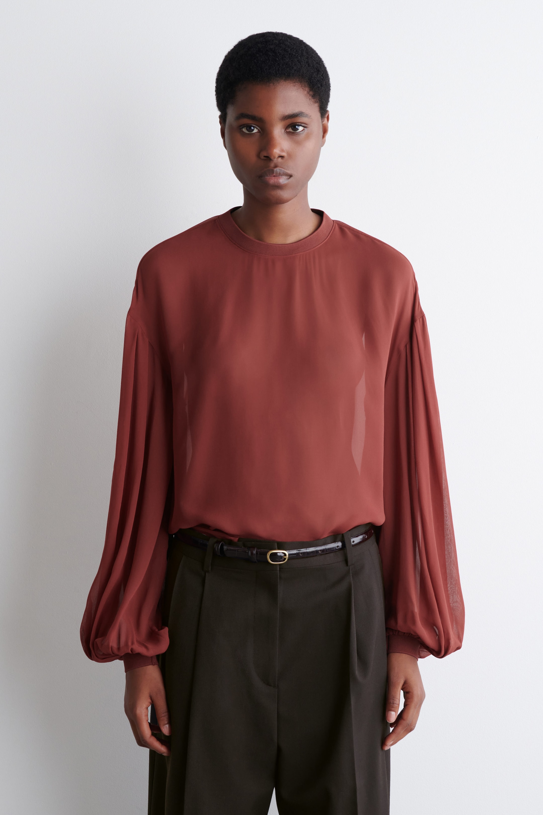 TRANSPARENTE BLUSE MIT BALLONÄRMELN