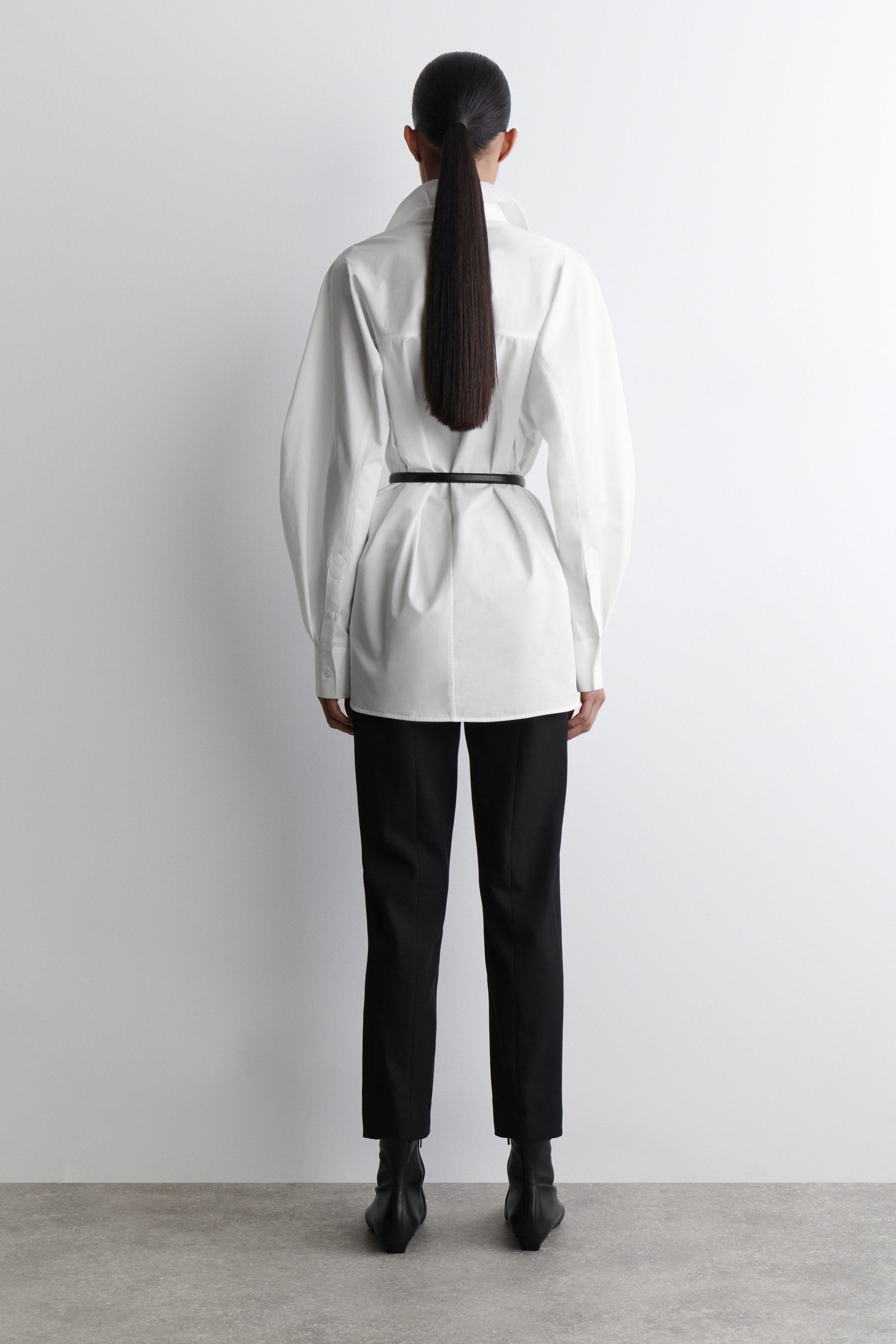 SLIM-LEG CROPPED PANTS