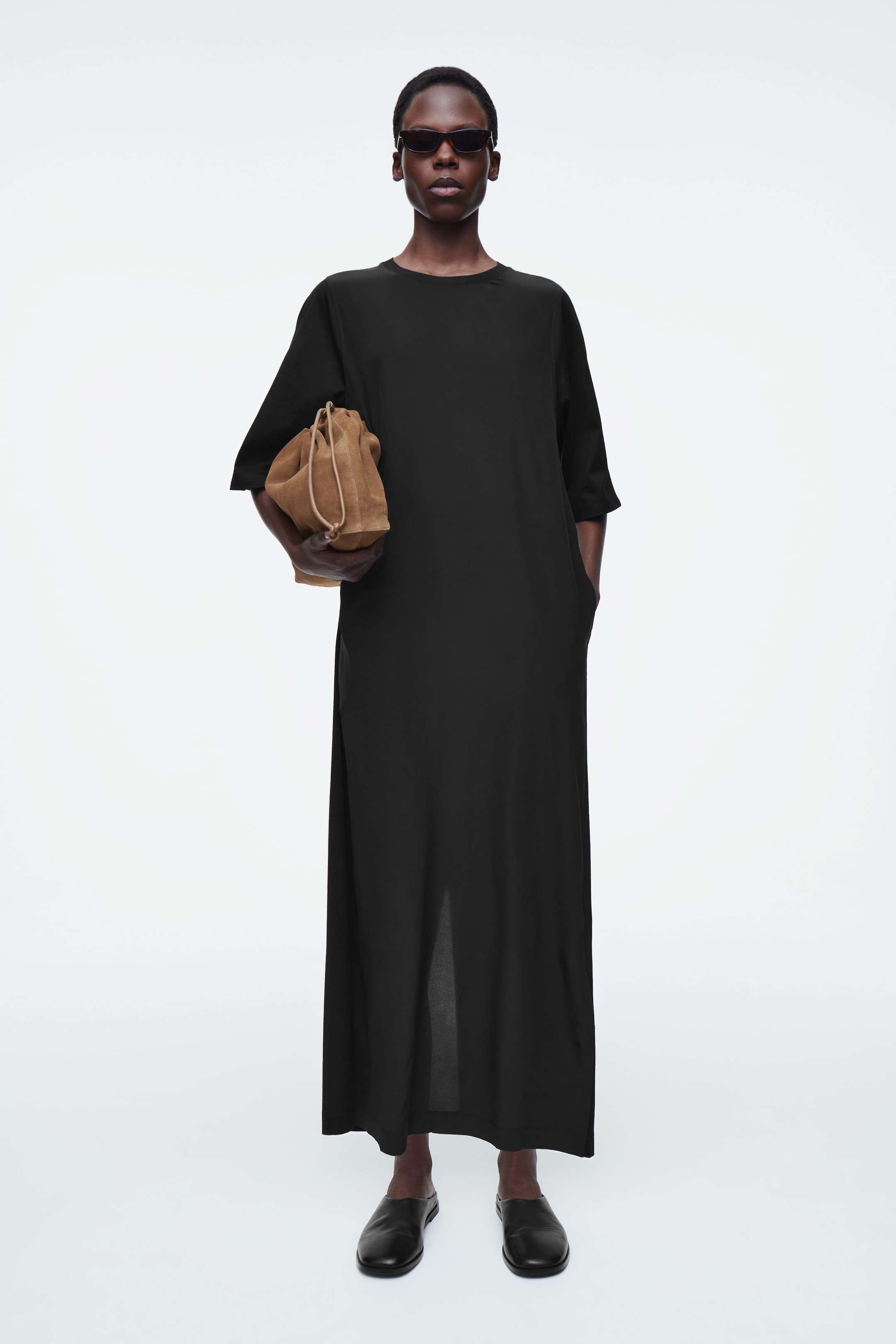 Visualizza immagine più grande: ABITO T-SHIRT MIDI IN SETA CON PANNELLI - NERO - DONNA | H&M IT 1