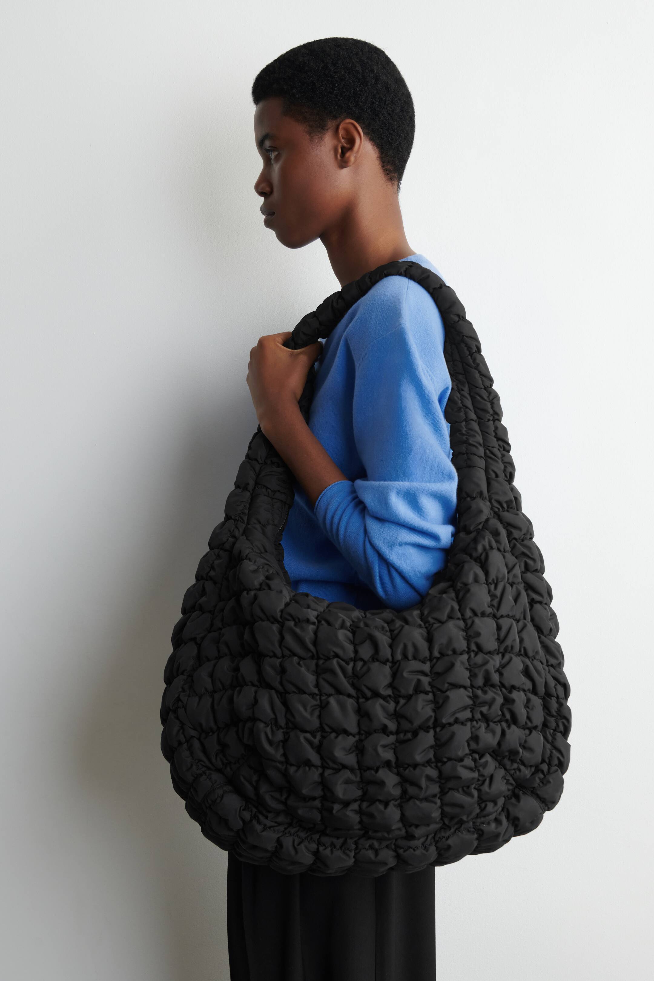 Agrandir l'image: SAC BANDOULIÈRE OVERSIZE MATELASSÉ - Noir - FEMME | H&M CH 1