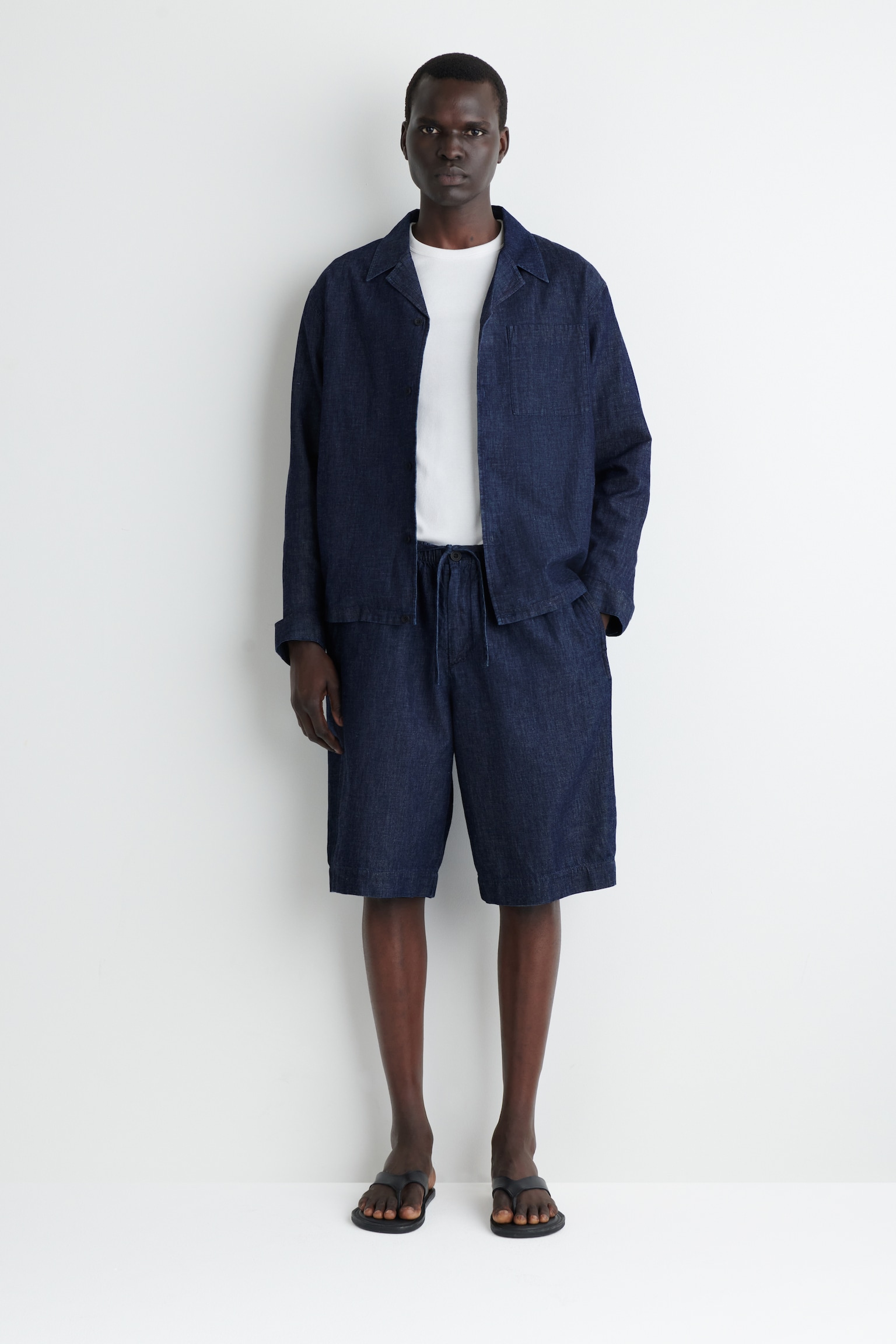 JEANSSHORTS MIT KORDELZUGBUND - GRAUBLAU