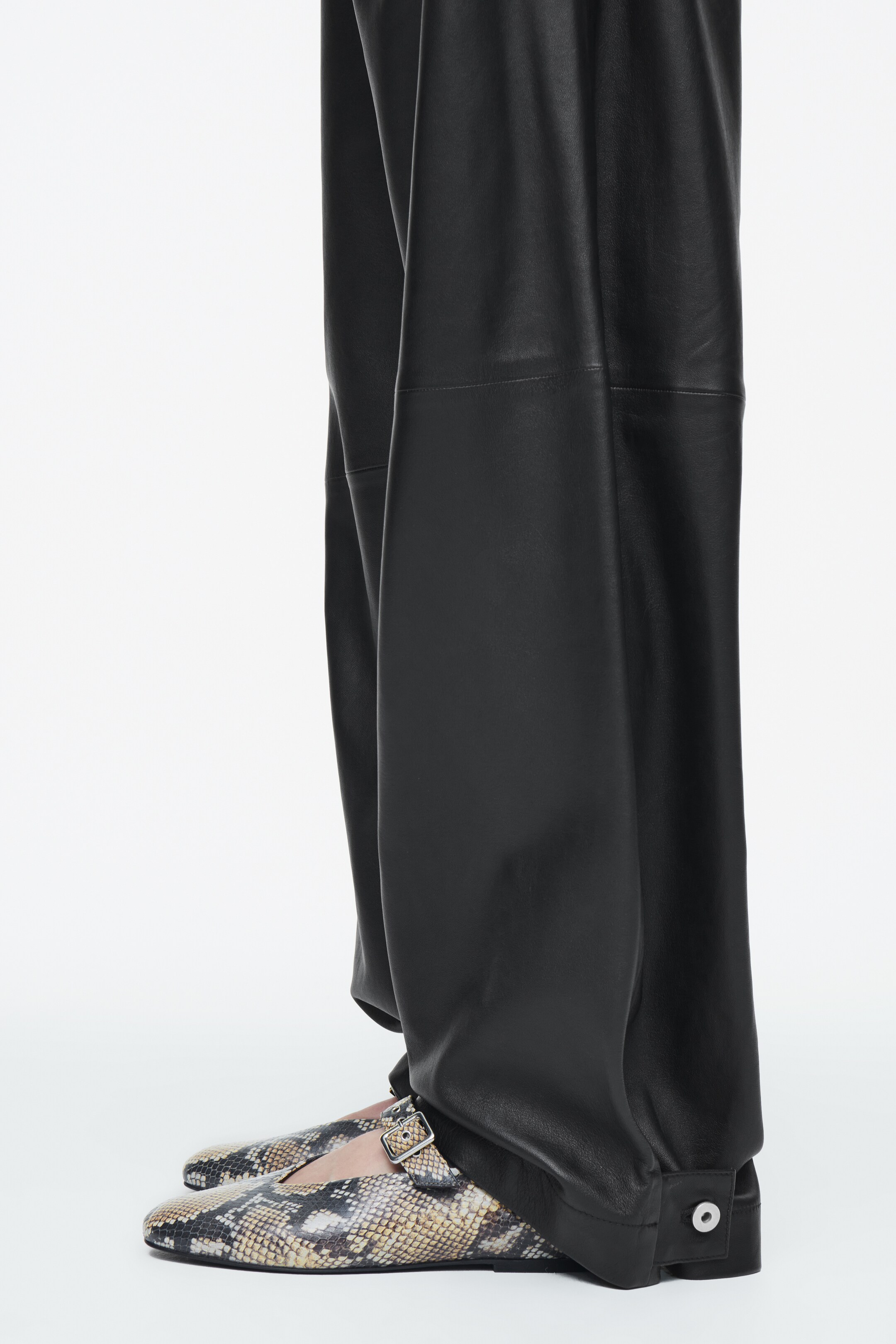 Agrandir l'image: BALLERINES EN CUIR EFFET PEAU DE SERPENT - EFFET PEAU DE SERPENT - FEMME | H&M CH 2
