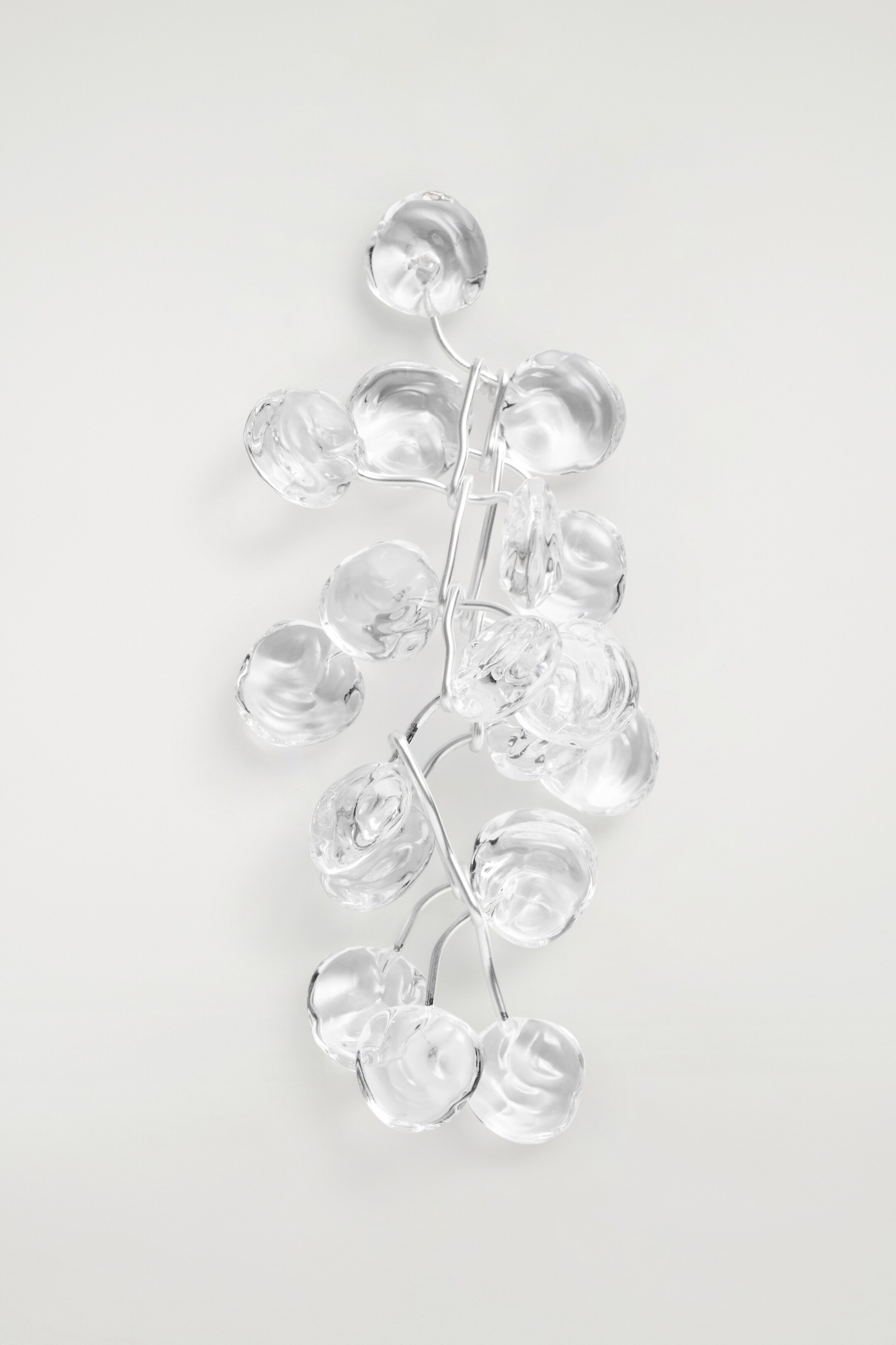 Zobrazit větší obrázek: KASKÁDOVÁ BROŽ - STŘÍBRNÁ - ŽENY | H&M CZ 2