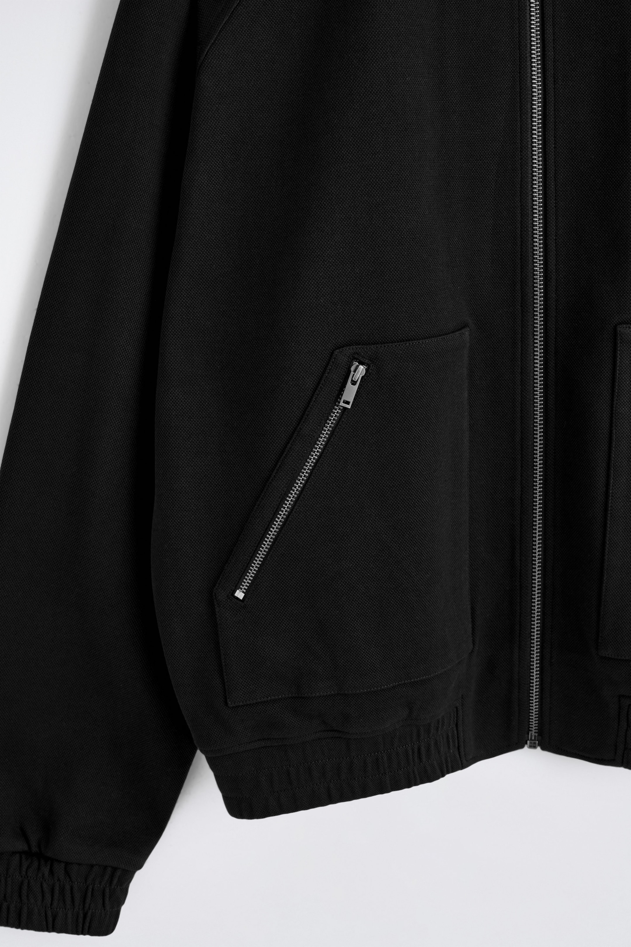 StillMedia/DescriptiveDetail