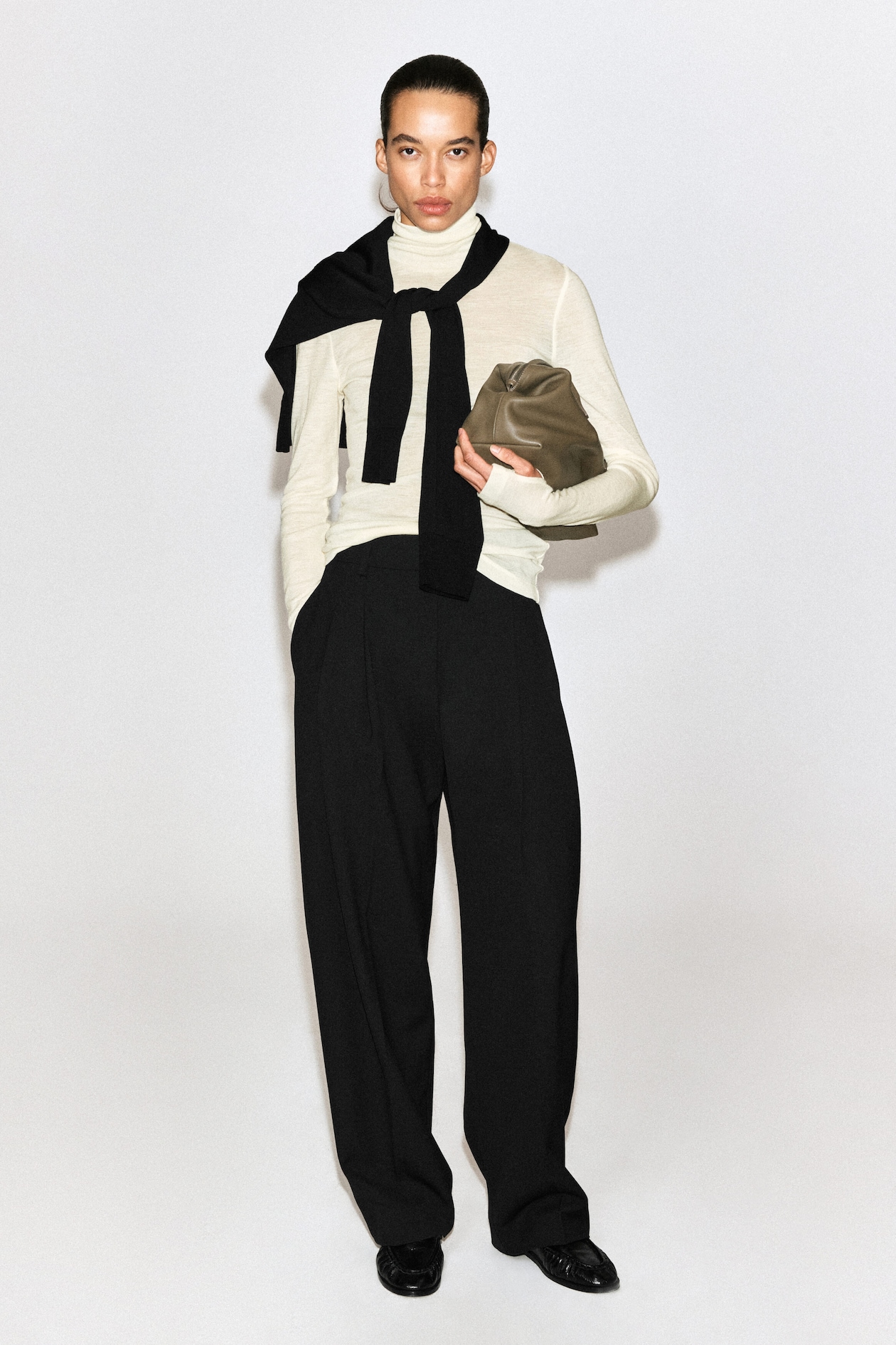 MERINO WOOL TURTLENECK TOP — CREAM
