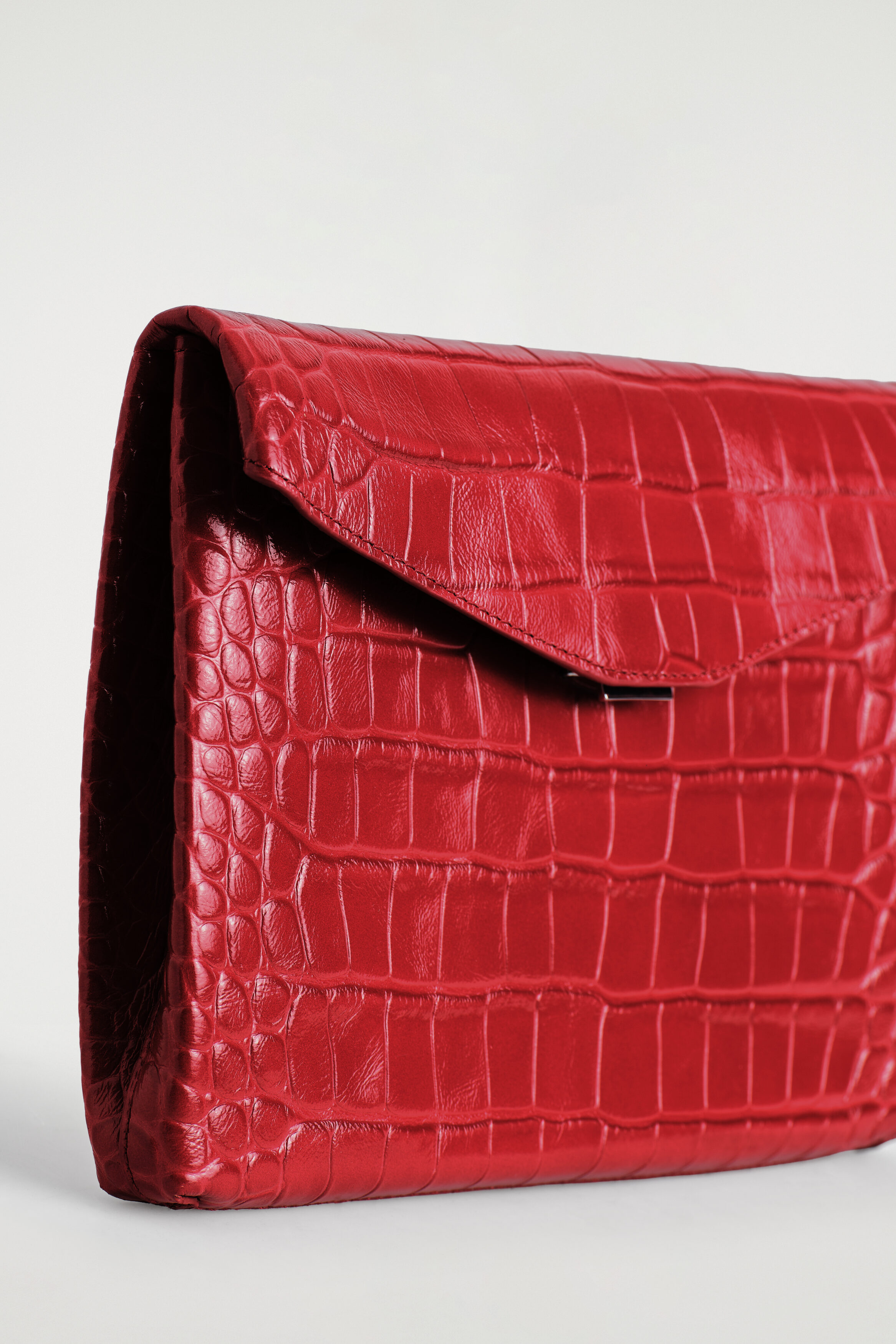 ENVELOPE CLASP POUCH - CROC-EFFECT LEATHER - thumbnail 5