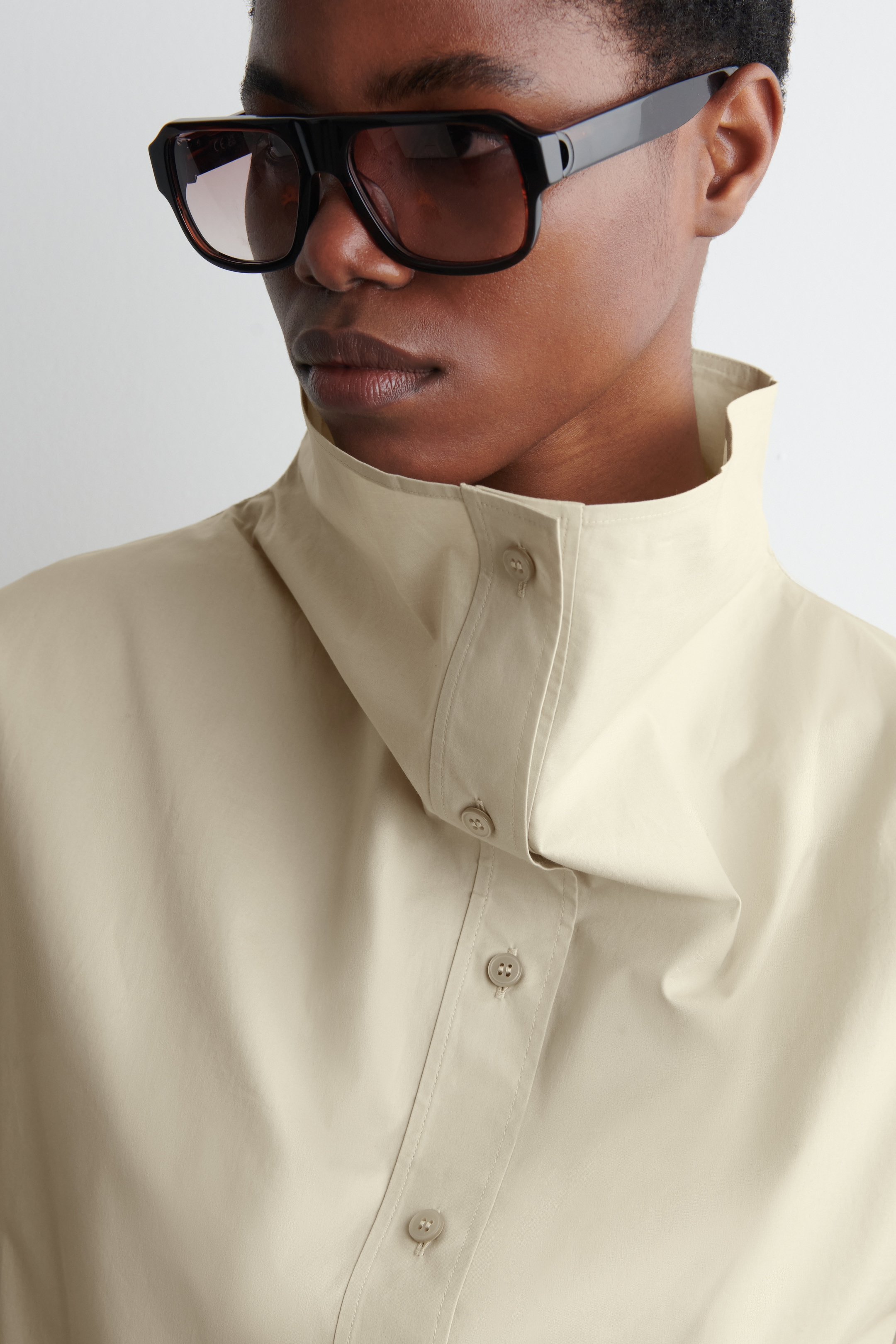 Zobacz większy obraz: KOSZULA Z WYSOKIM KOŁNIERZYKIEM – RELAXED FIT - KHAKI - ONA | H&M PL 5