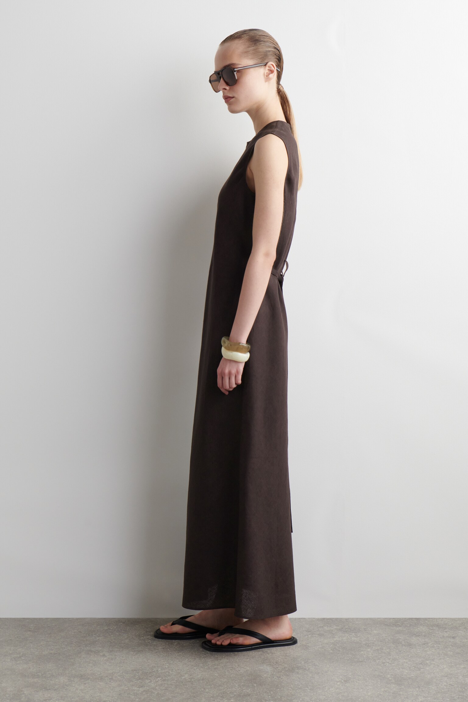 ROBE MIDI COUPÉE EN BIAIS EN LIN MÉLANGÉ - BRUN FONCÉ/Bleu acier - 6
